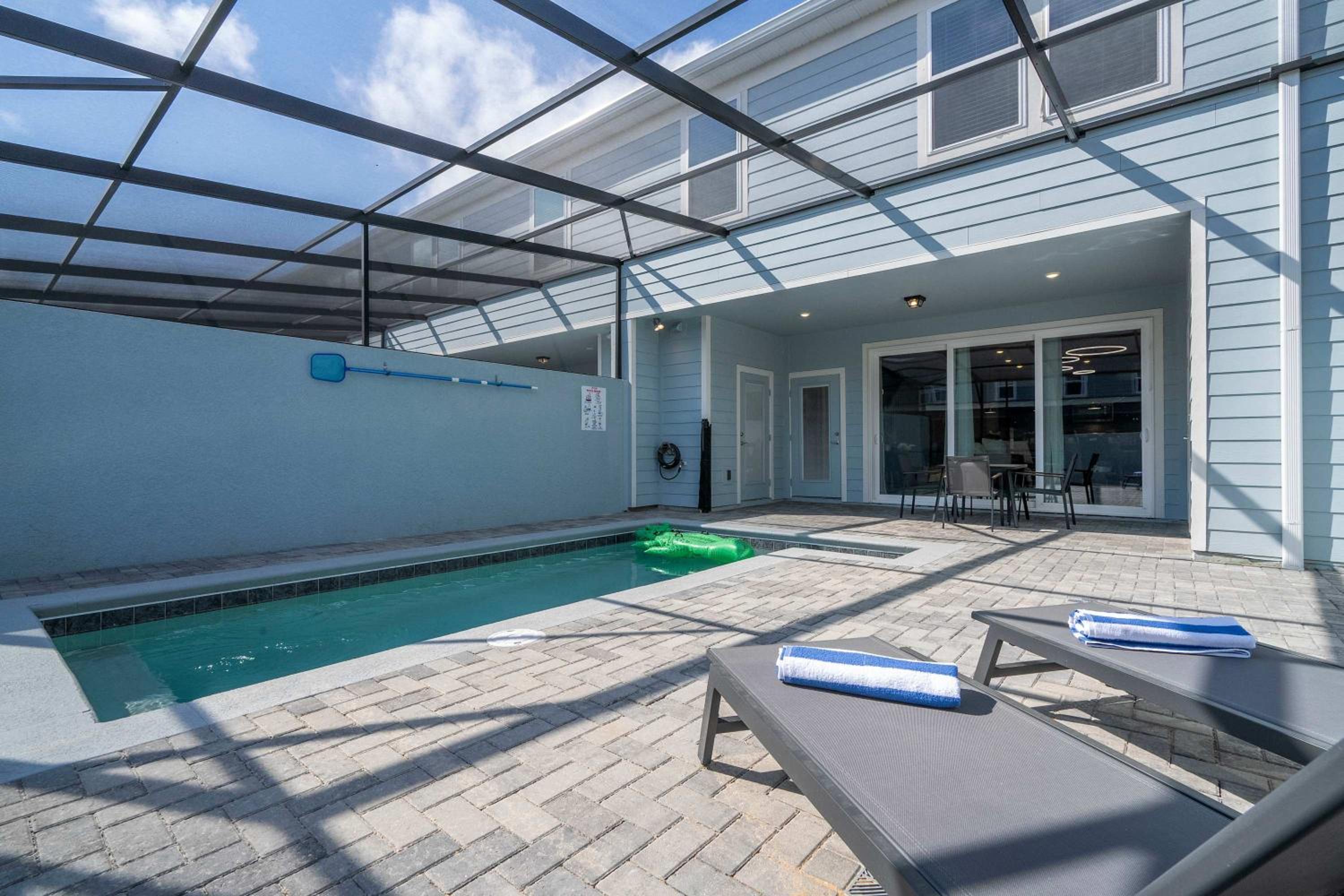 Luxury Private Pool & Themed Rooms Close to Disney 1282