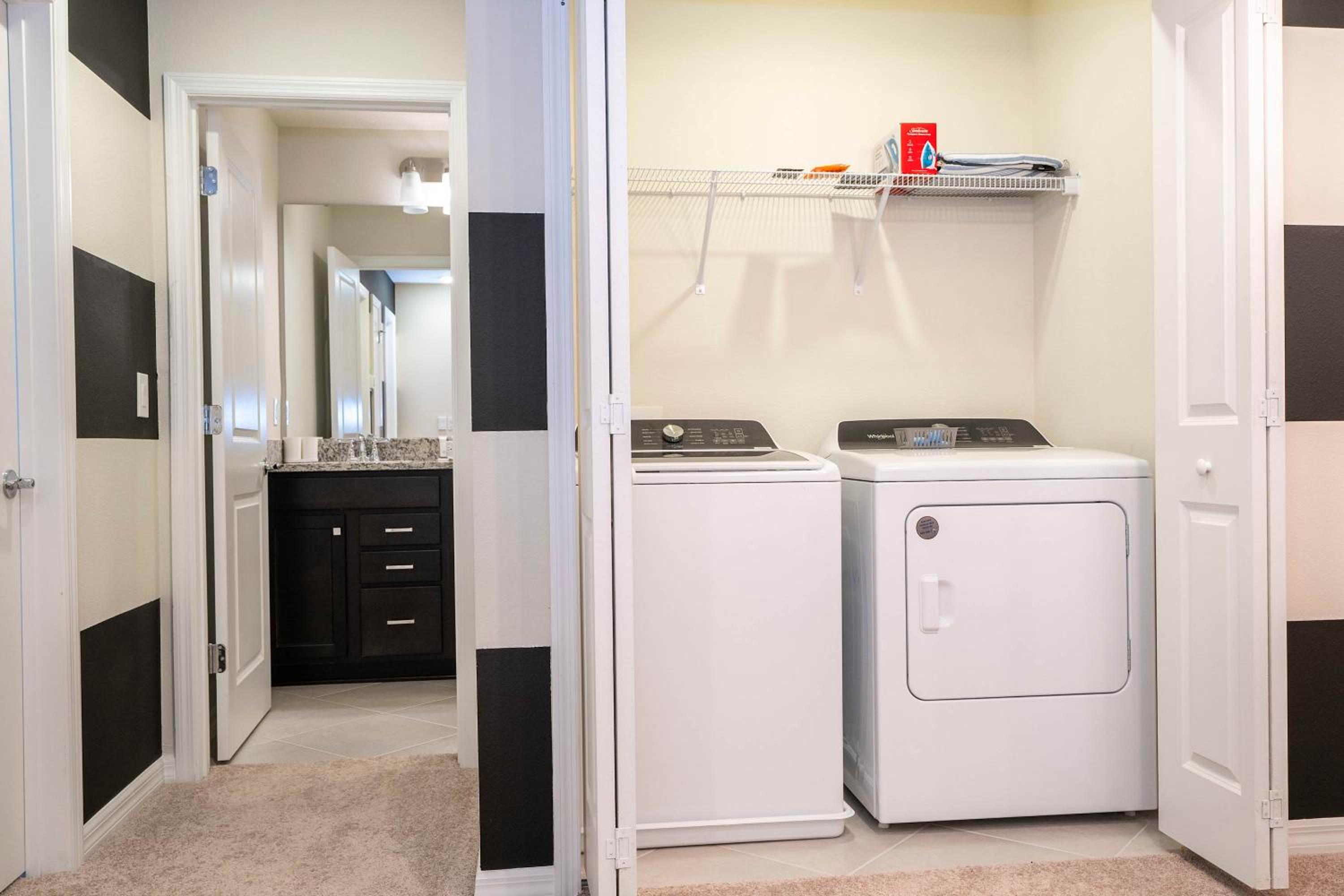 Luxury Private Pool & Themed Rooms Close to Disney 1282