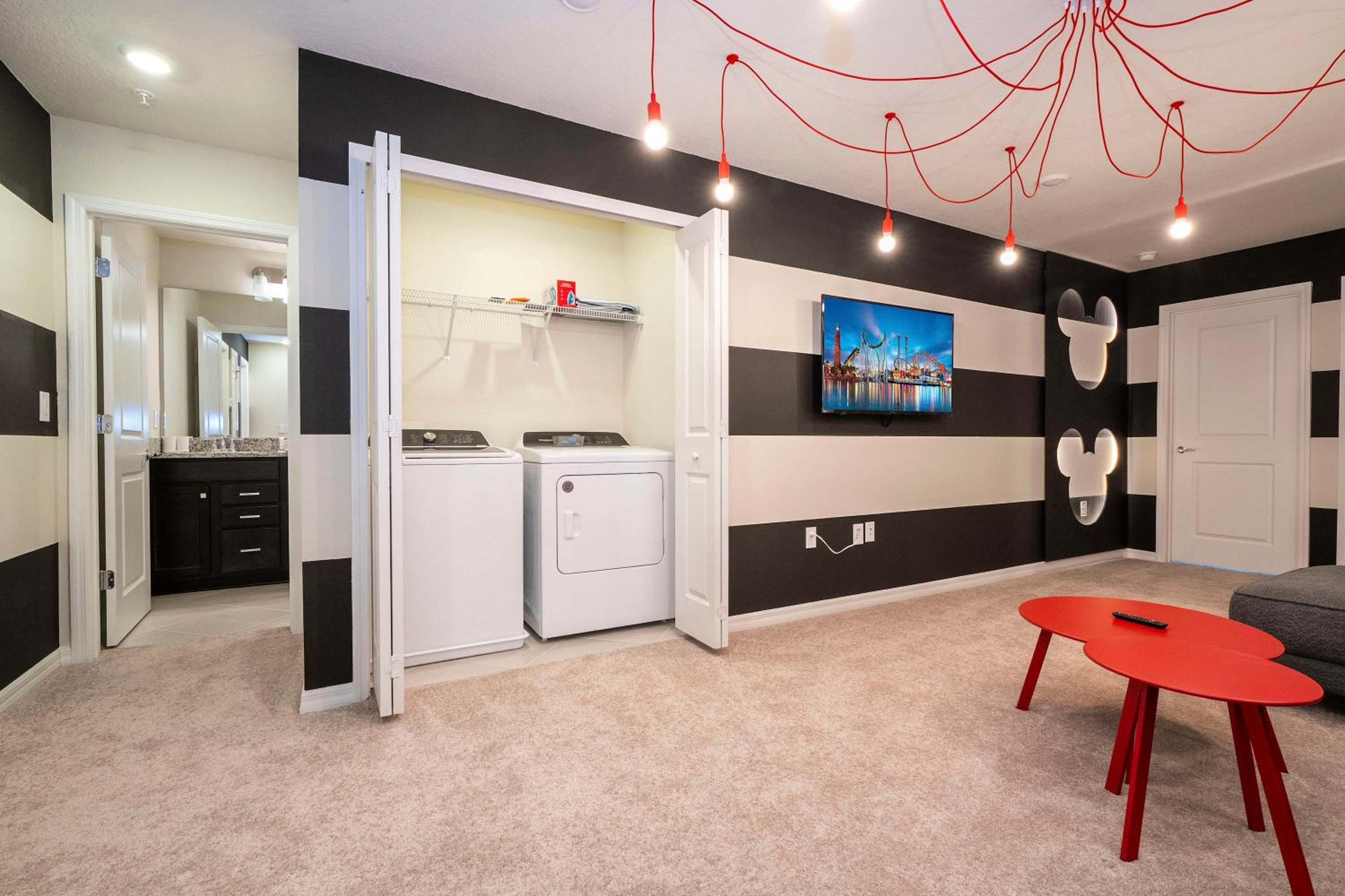 Luxury Private Pool & Themed Rooms Close to Disney 1282