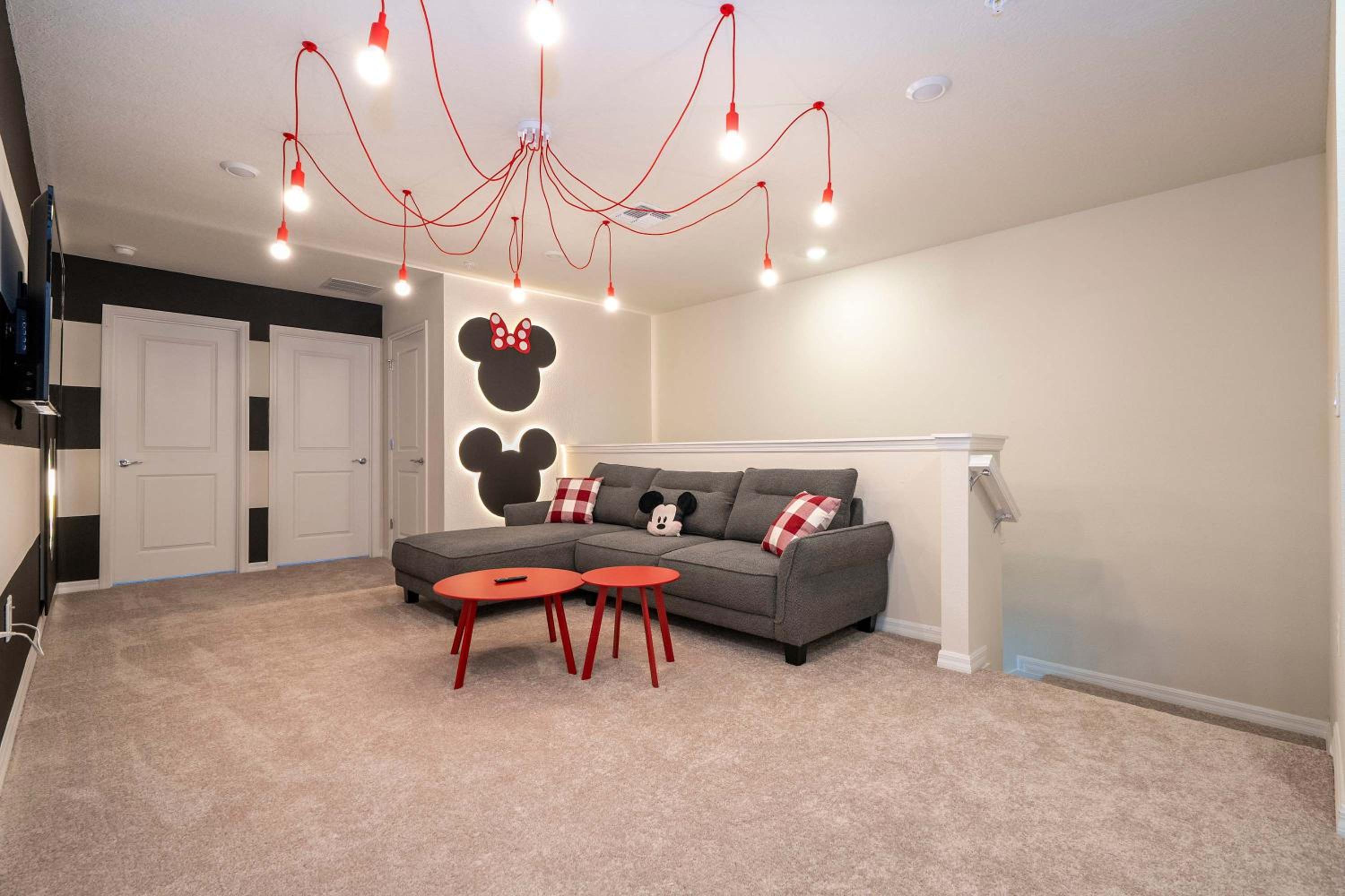 Luxury Private Pool & Themed Rooms Close to Disney 1282