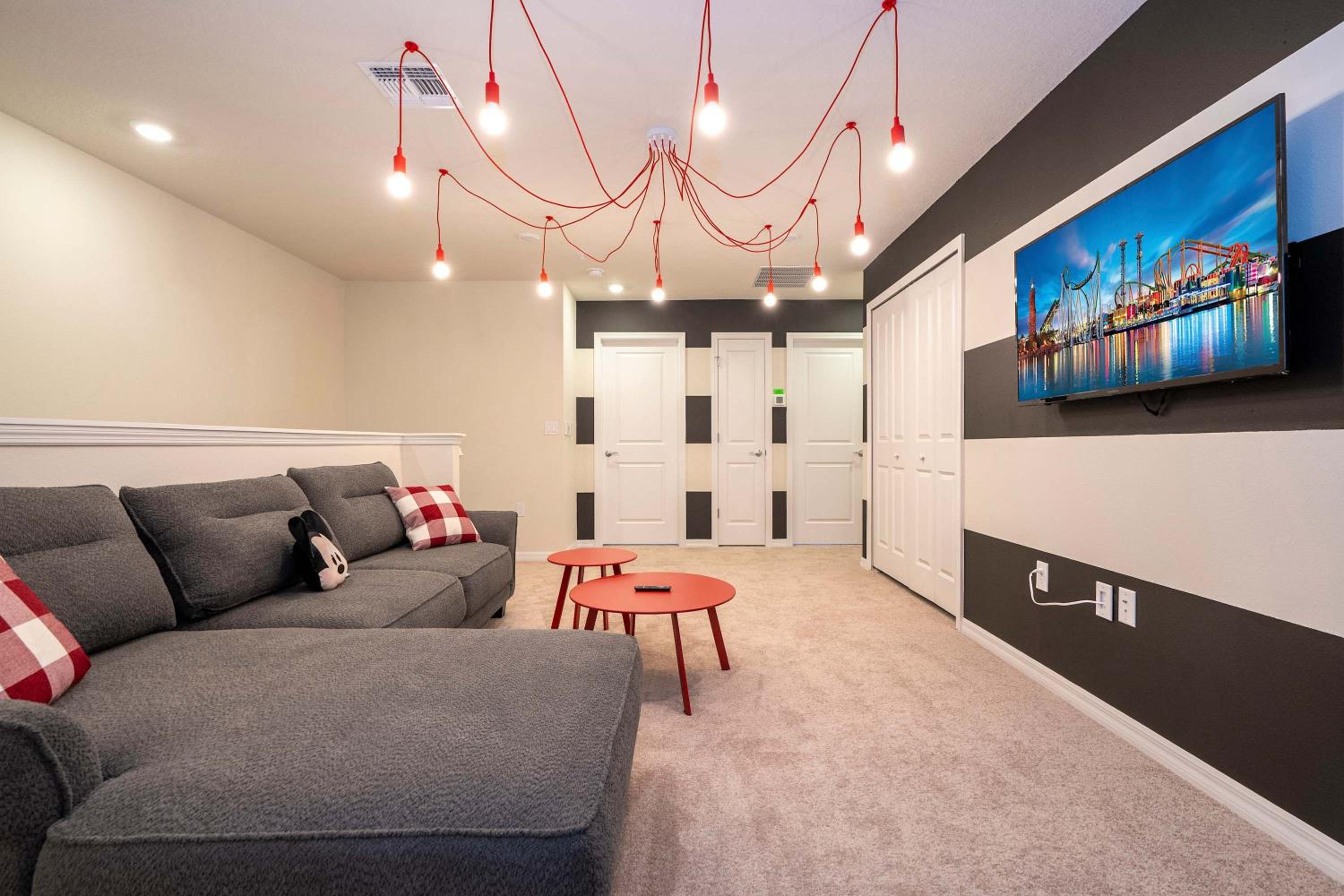 Luxury Private Pool & Themed Rooms Close to Disney 1282