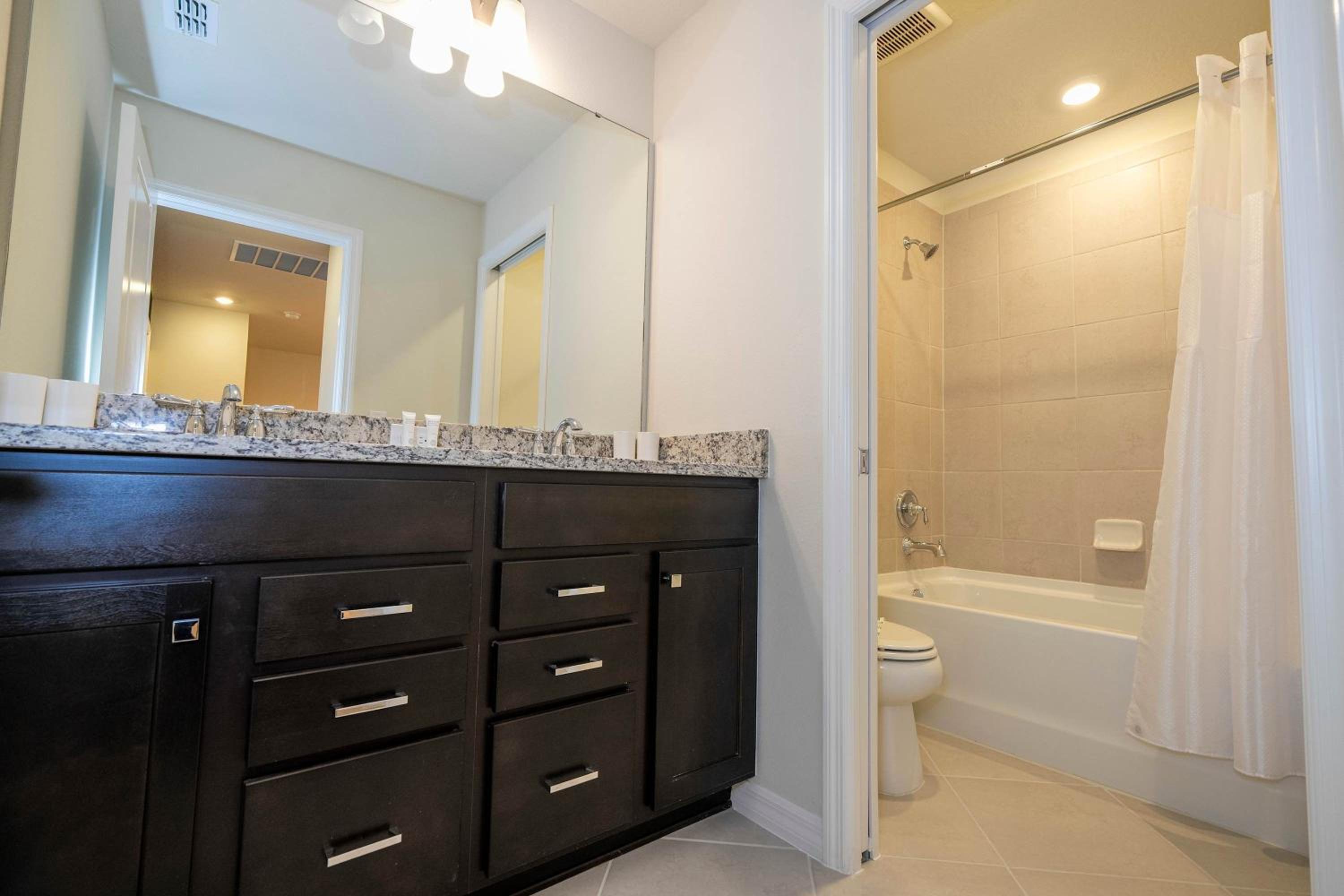 Luxury Private Pool & Themed Rooms Close to Disney 1282