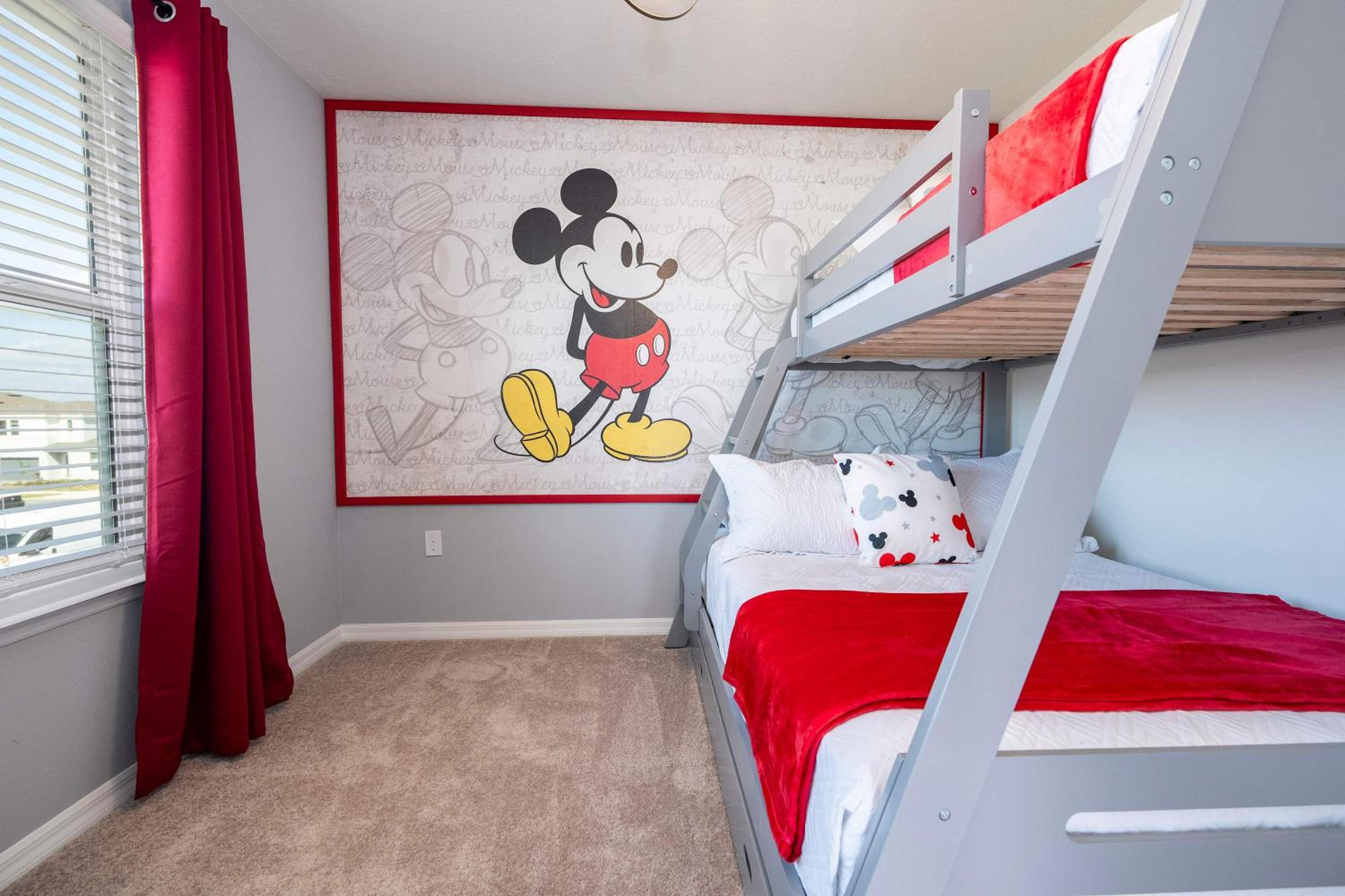 Luxury Private Pool & Themed Rooms Close to Disney 1282
