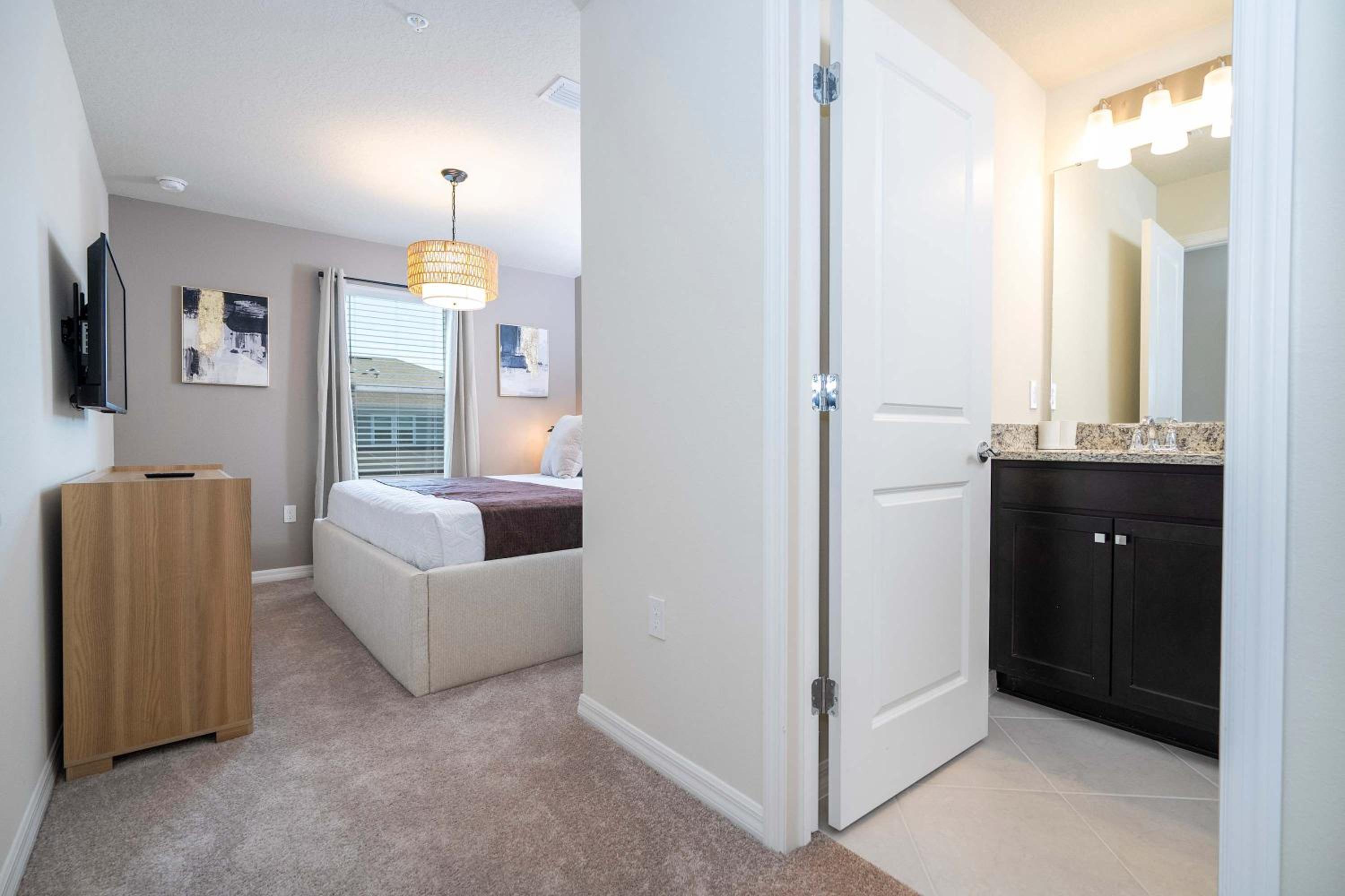Luxury Private Pool & Themed Rooms Close to Disney 1282