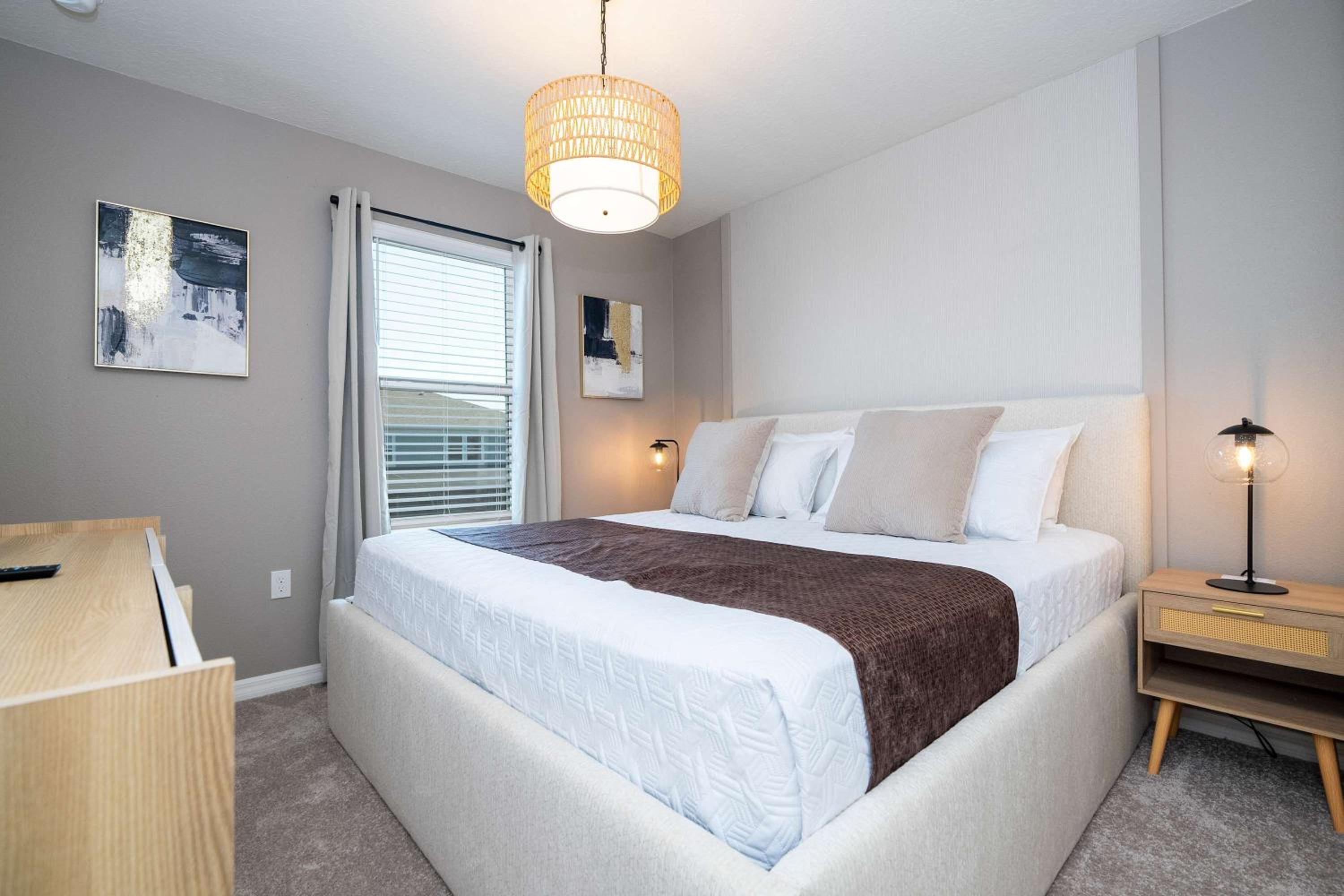 Luxury Private Pool & Themed Rooms Close to Disney 1282