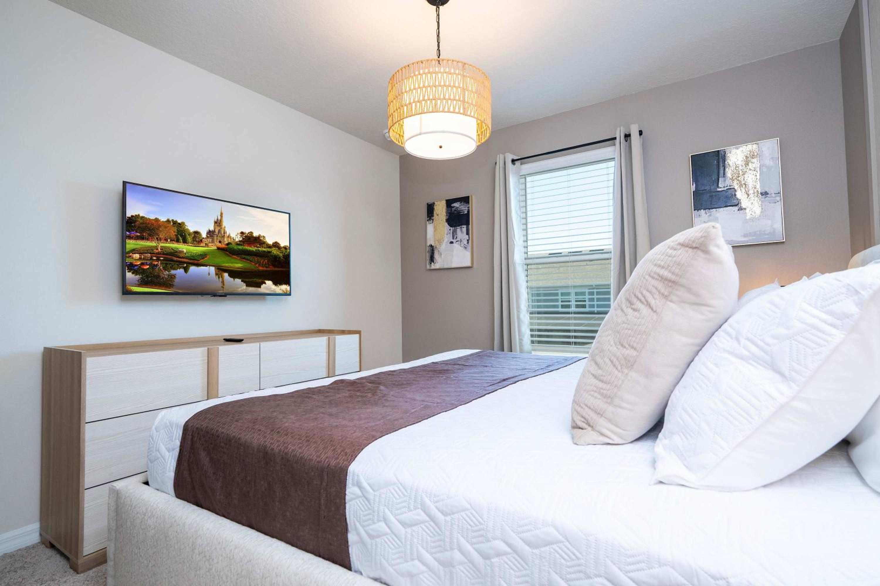 Luxury Private Pool & Themed Rooms Close to Disney 1282