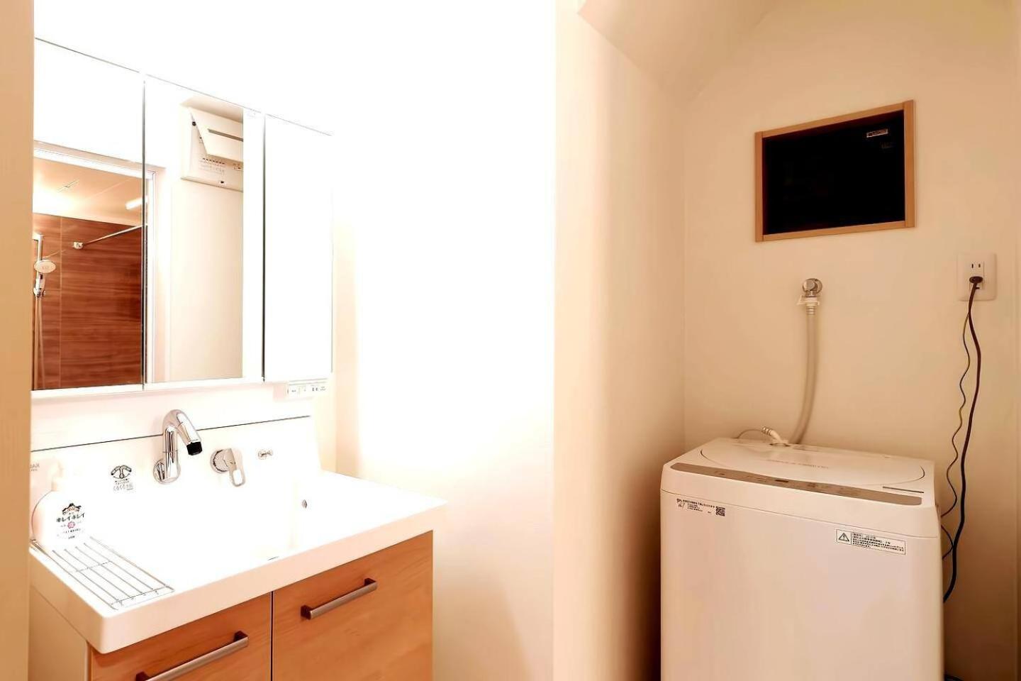 White Hotel Tsuruhashi