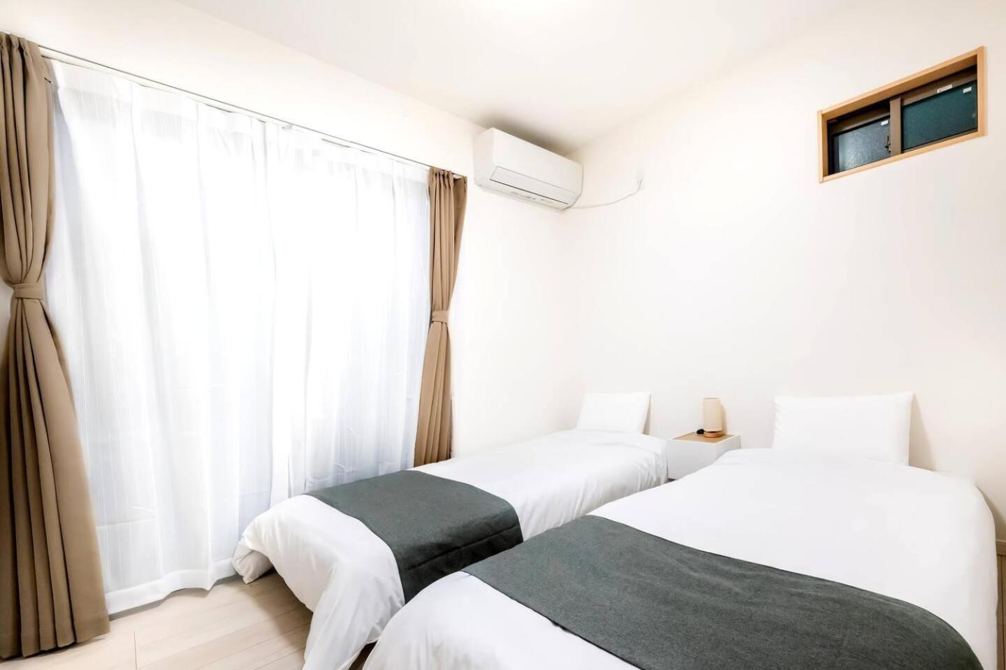 White Hotel Tsuruhashi