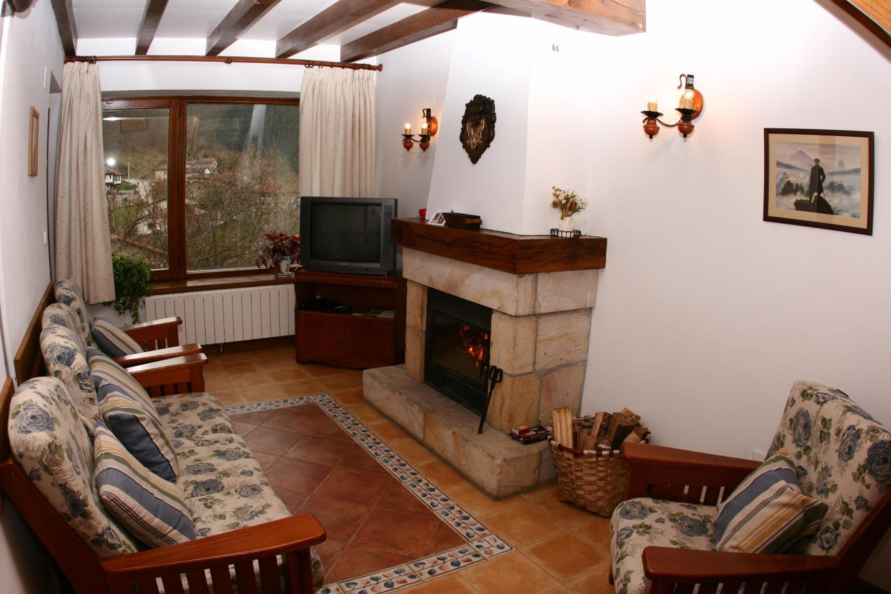 Casas Rurales y Apartamentos La Hornera