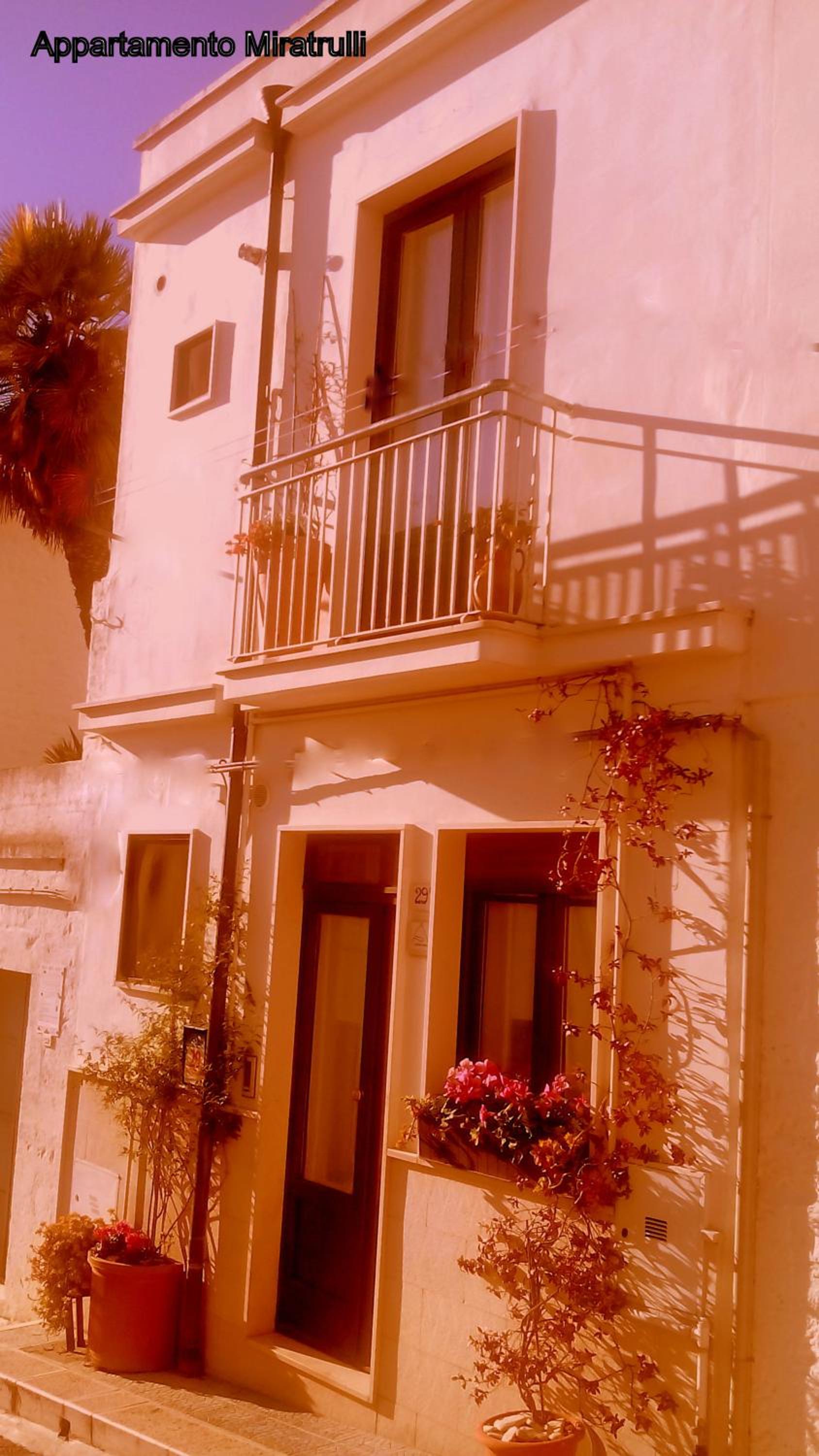 Miratrulli Apartment & Trullo dell'Aia