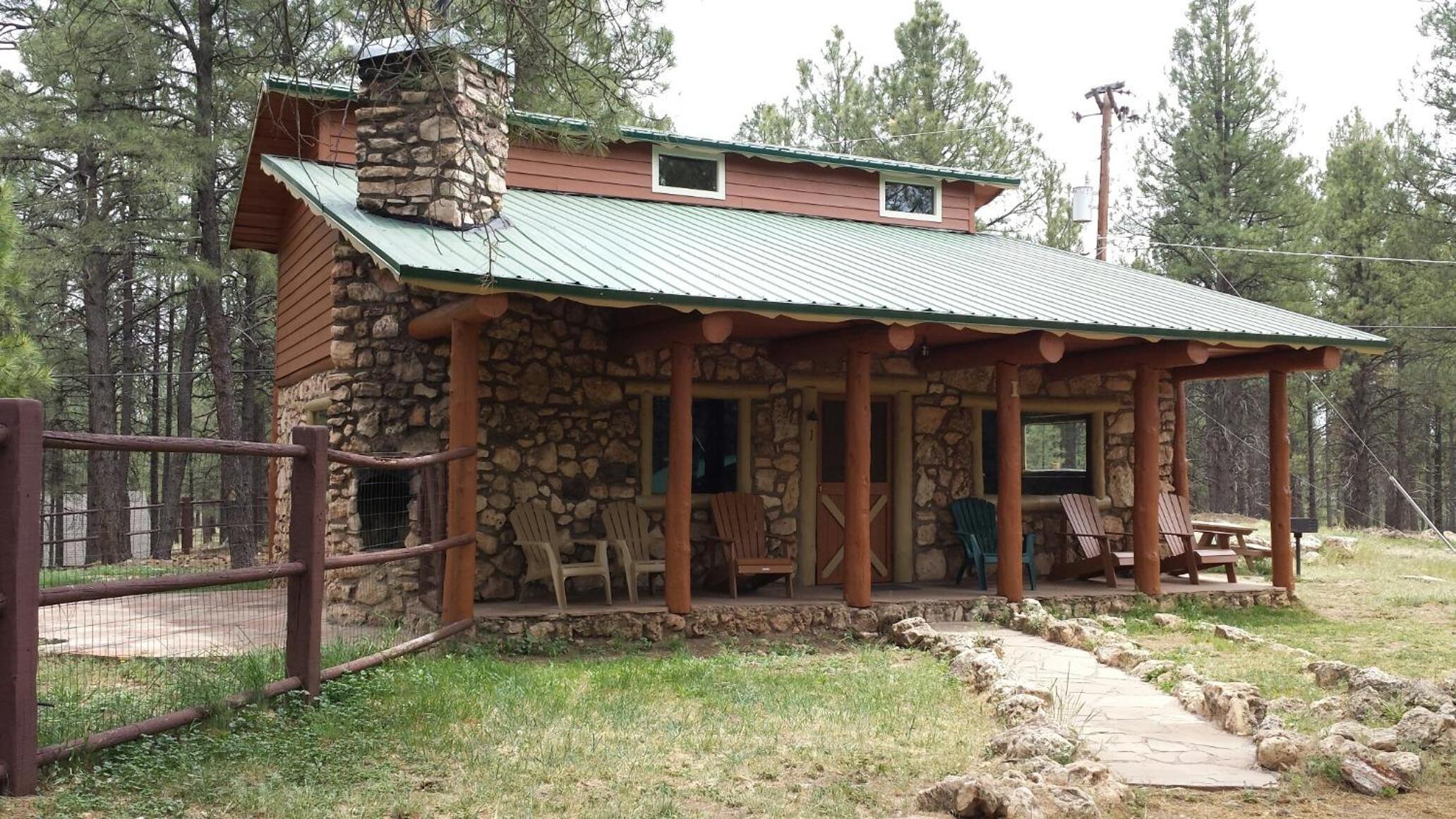 Arizona Mountain Inn & Cabins