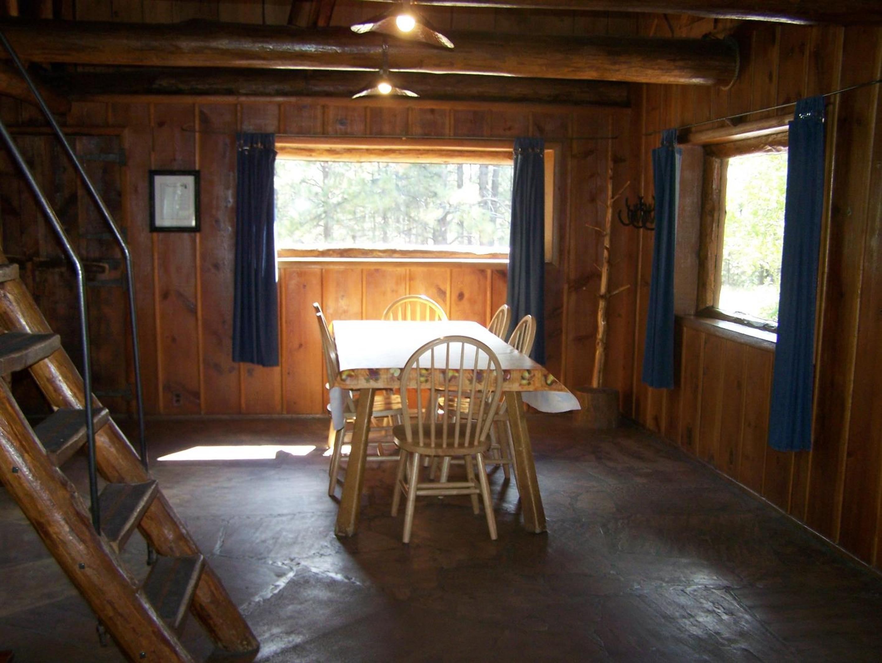 Arizona Mountain Inn & Cabins