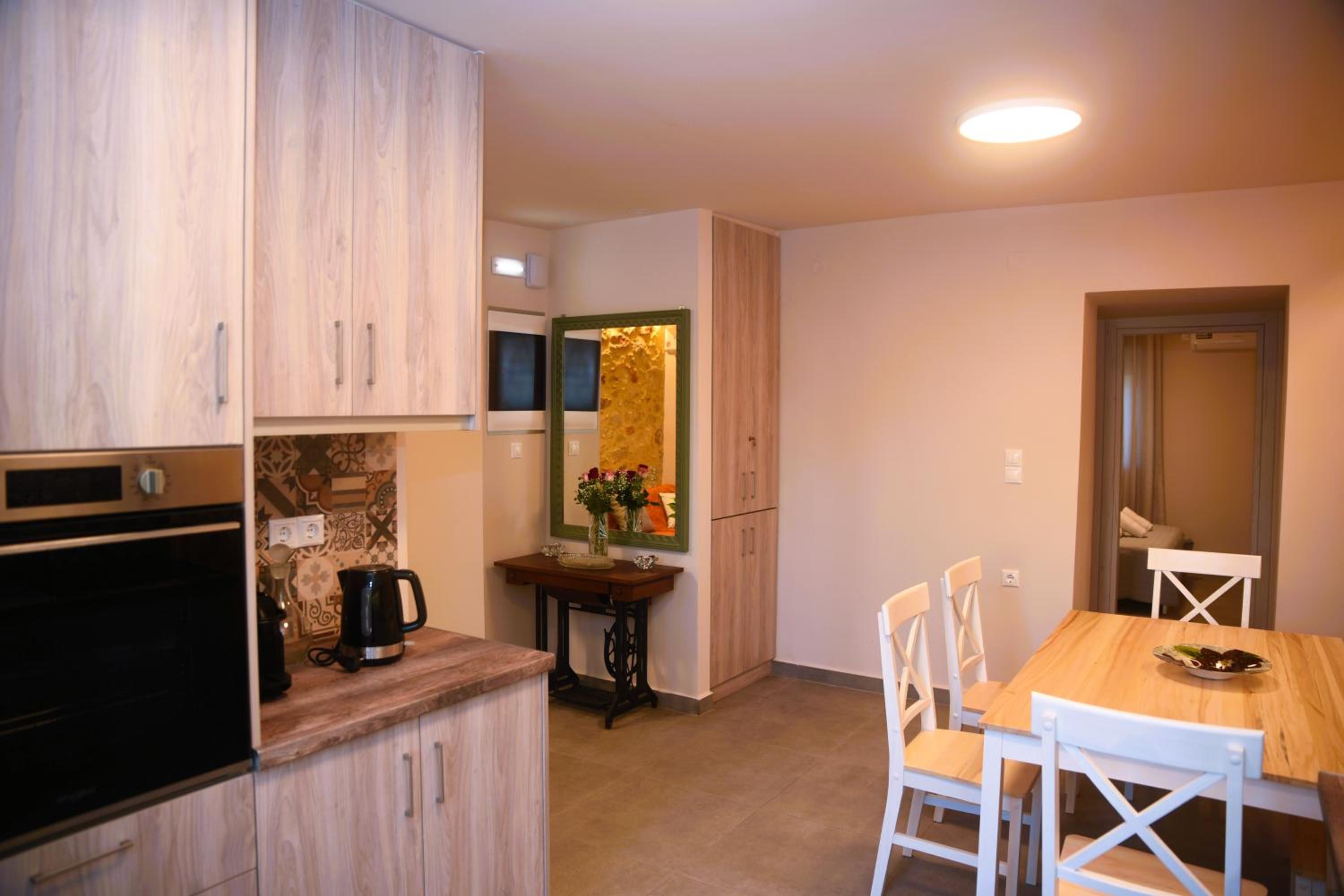 Filoxenia Private 2BR Stone House Patio & Parking