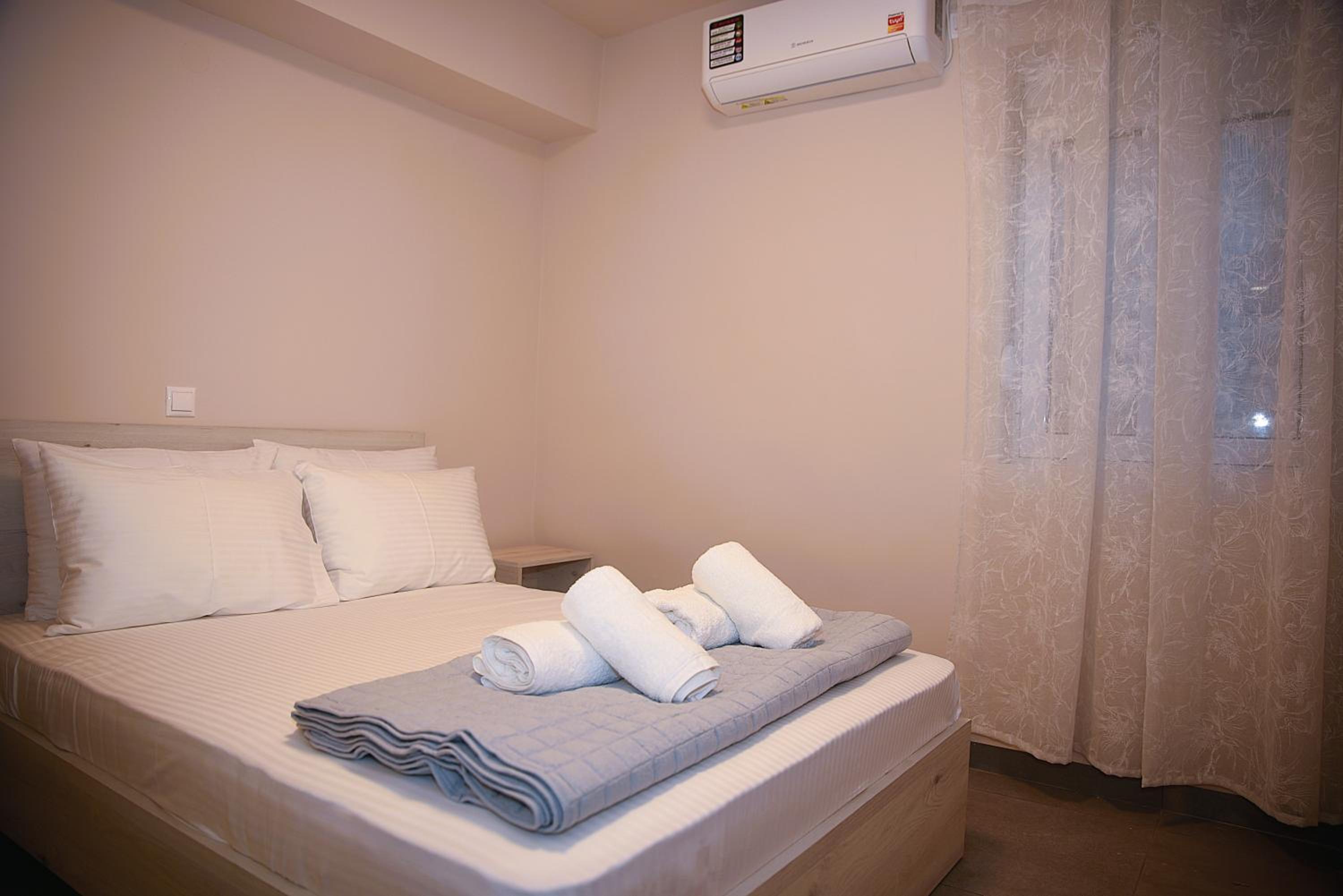 Filoxenia Private 2BR Stone House Patio & Parking