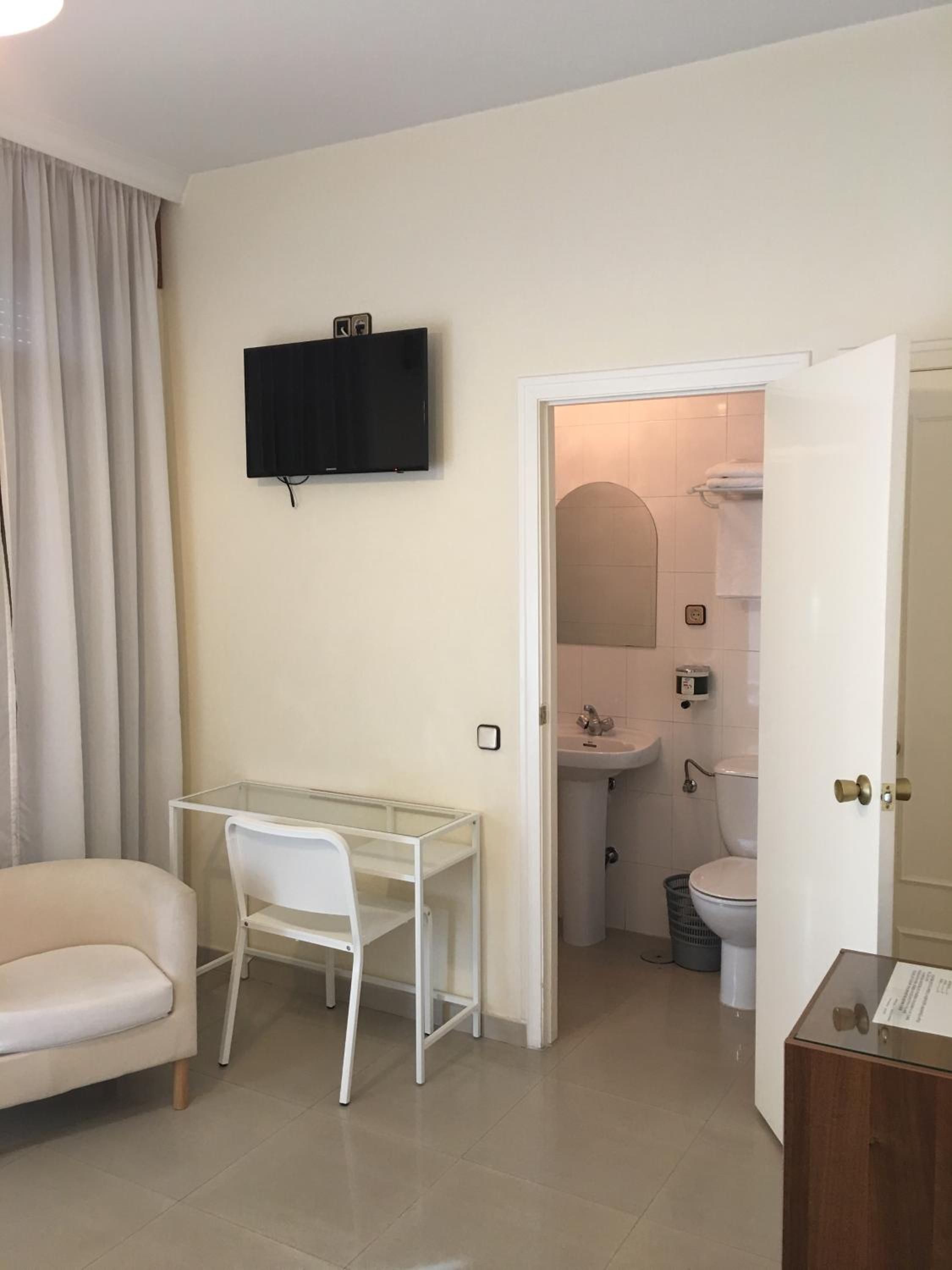 Hostal Cervantes