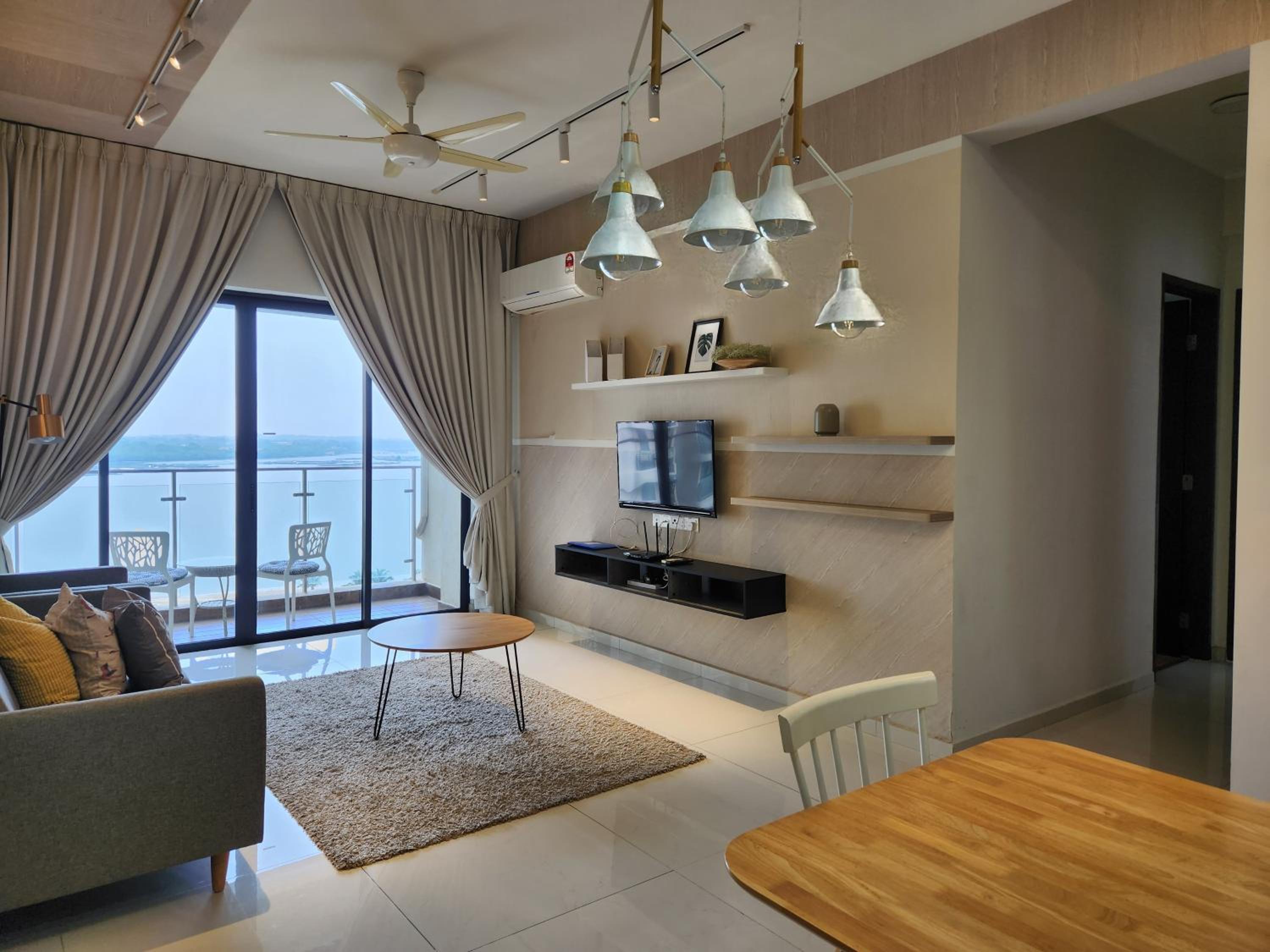 Country Garden Danga Bay By Widebed JB