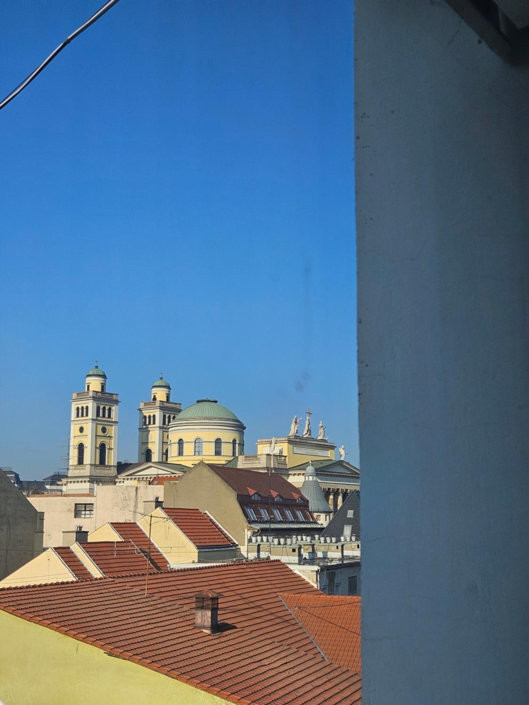 HelloWine Apartman II