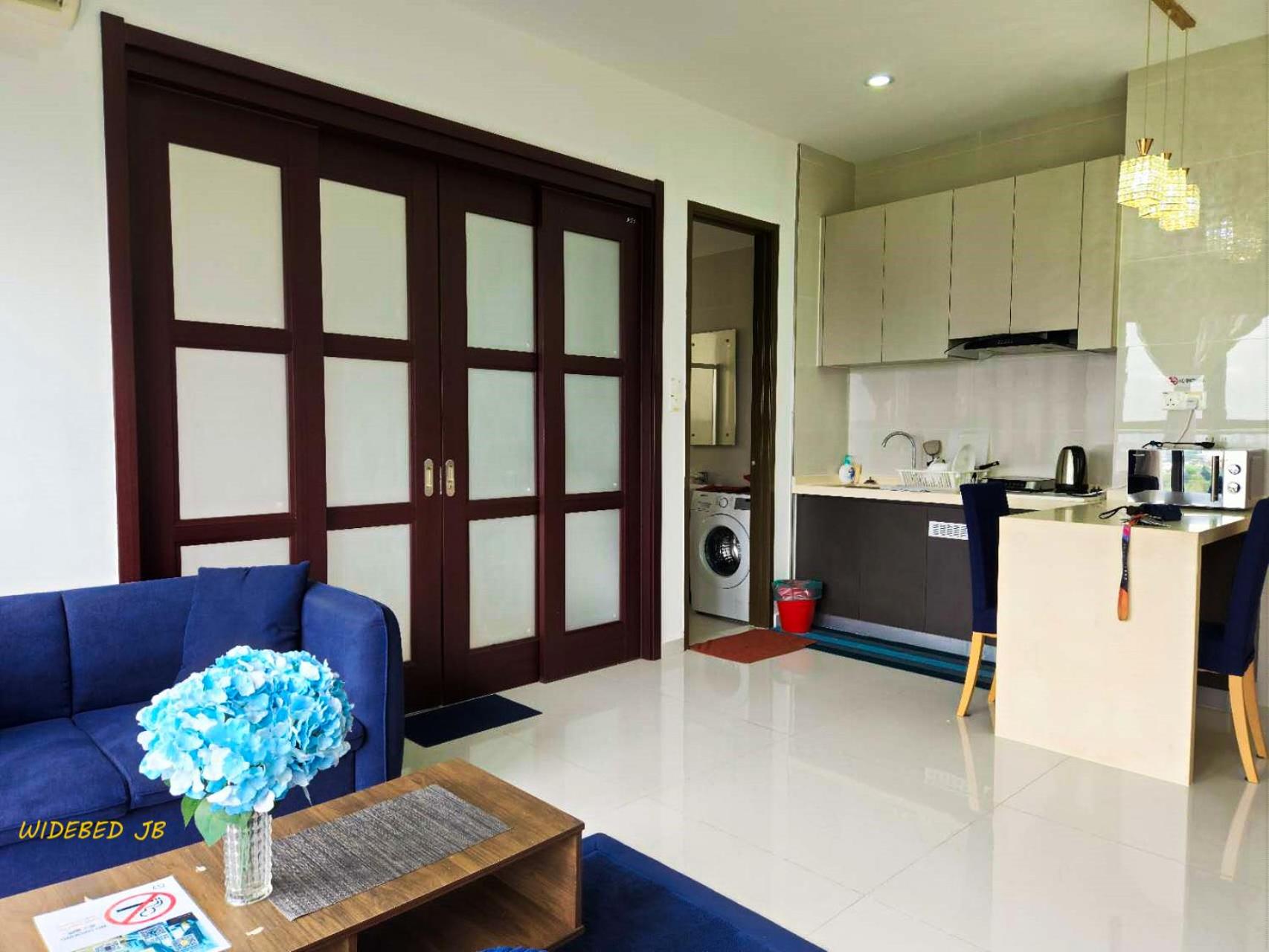 Country Garden Danga Bay By Widebed JB
