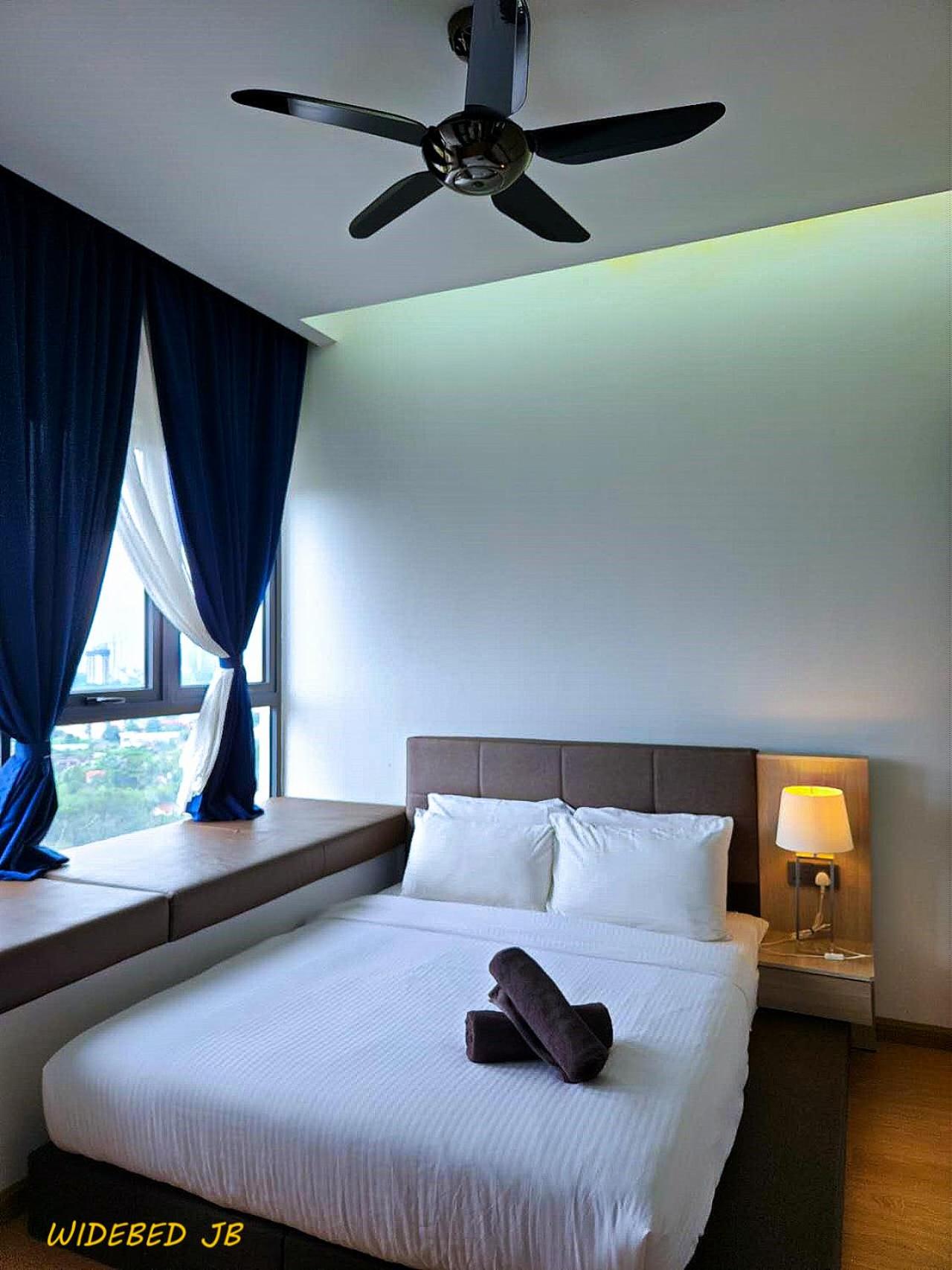 Country Garden Danga Bay By Widebed JB