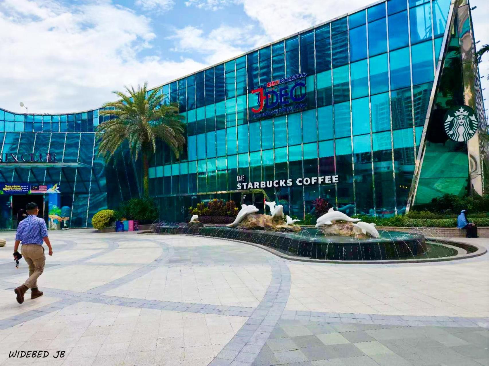 Country Garden Danga Bay By Widebed JB