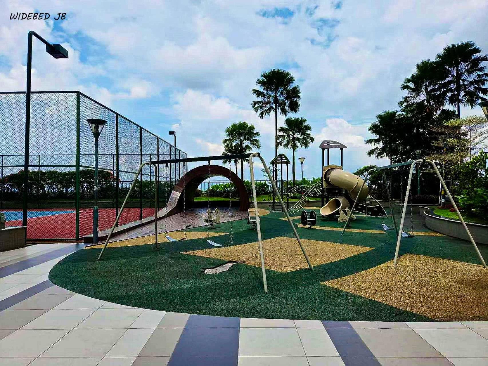 Country Garden Danga Bay By Widebed JB