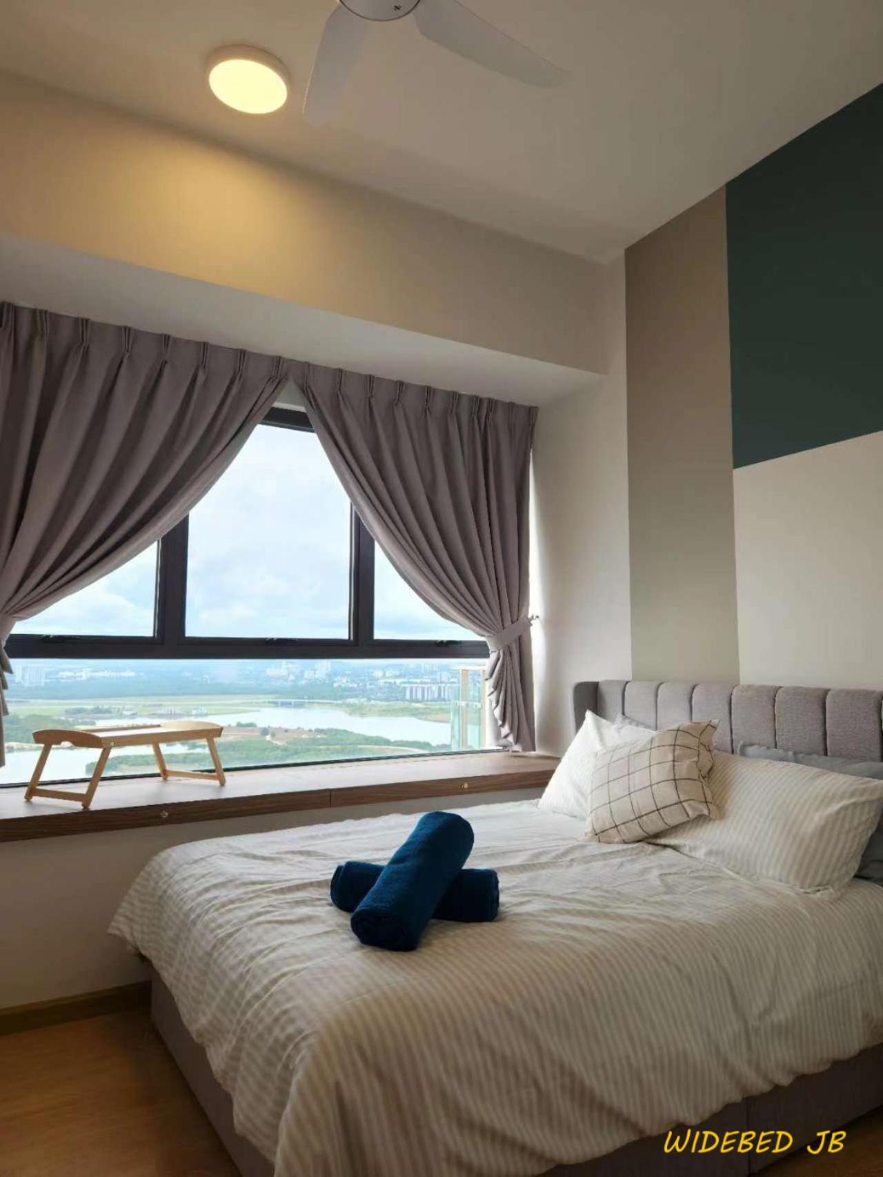 Country Garden Danga Bay By Widebed JB