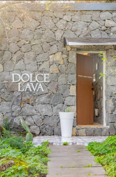 Dolce Lava - Luxury LavaStone Suite
