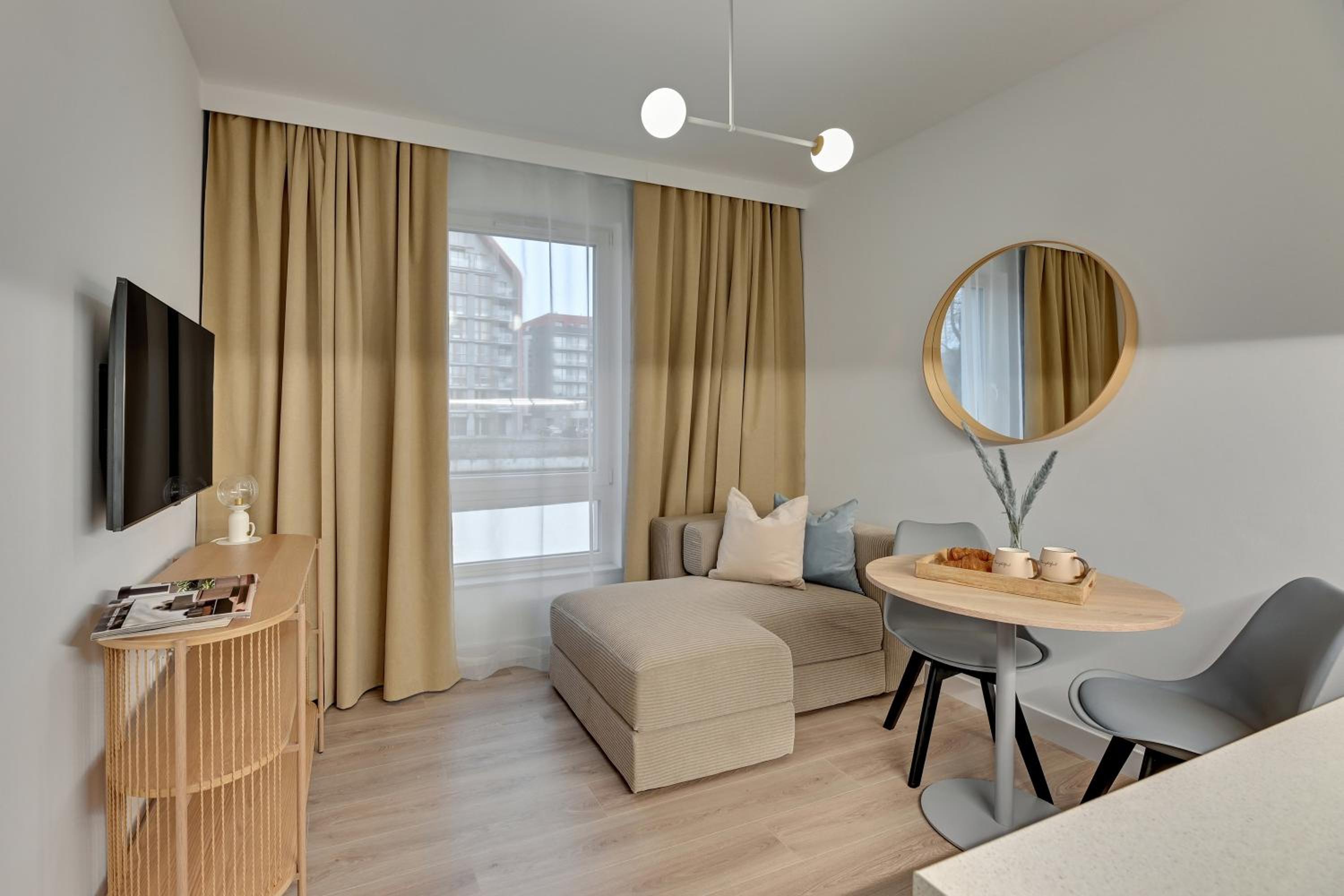Riverfront by Downtown Apartments