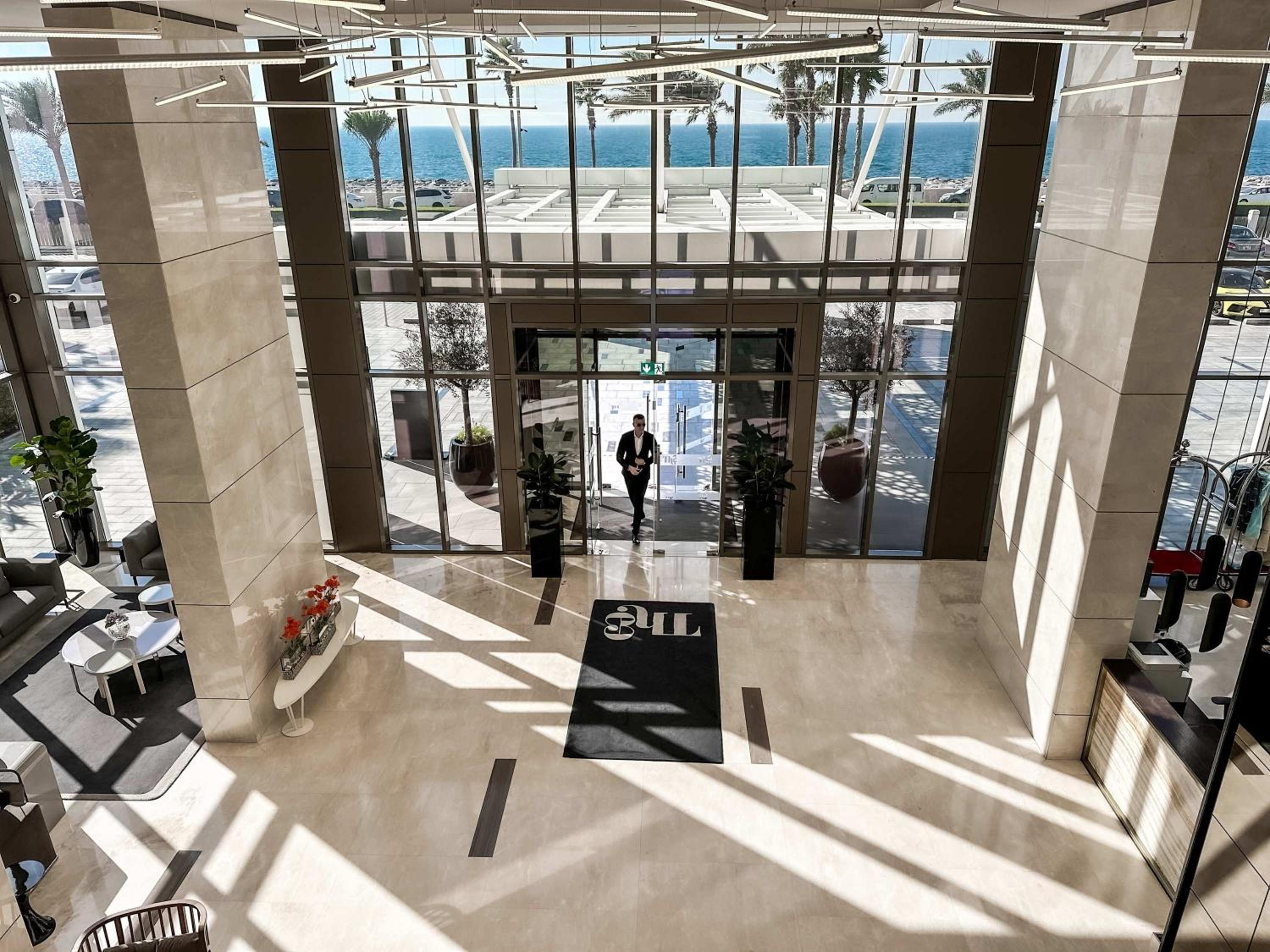 Spacious beachfront 2 bedroom apartment - The 8 — Dubai photo 5