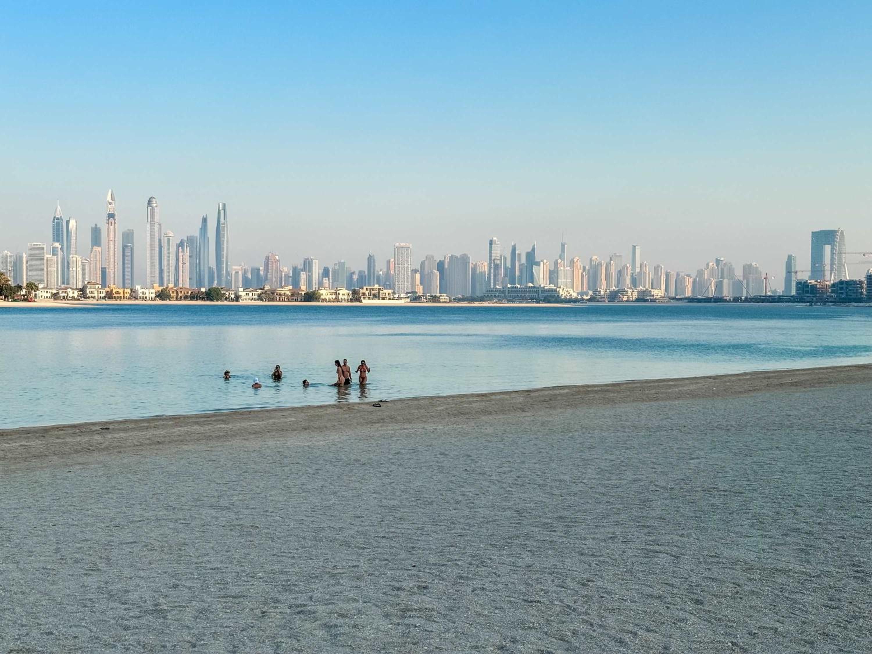 Spacious beachfront 2 bedroom apartment - The 8 — Dubai photo 3