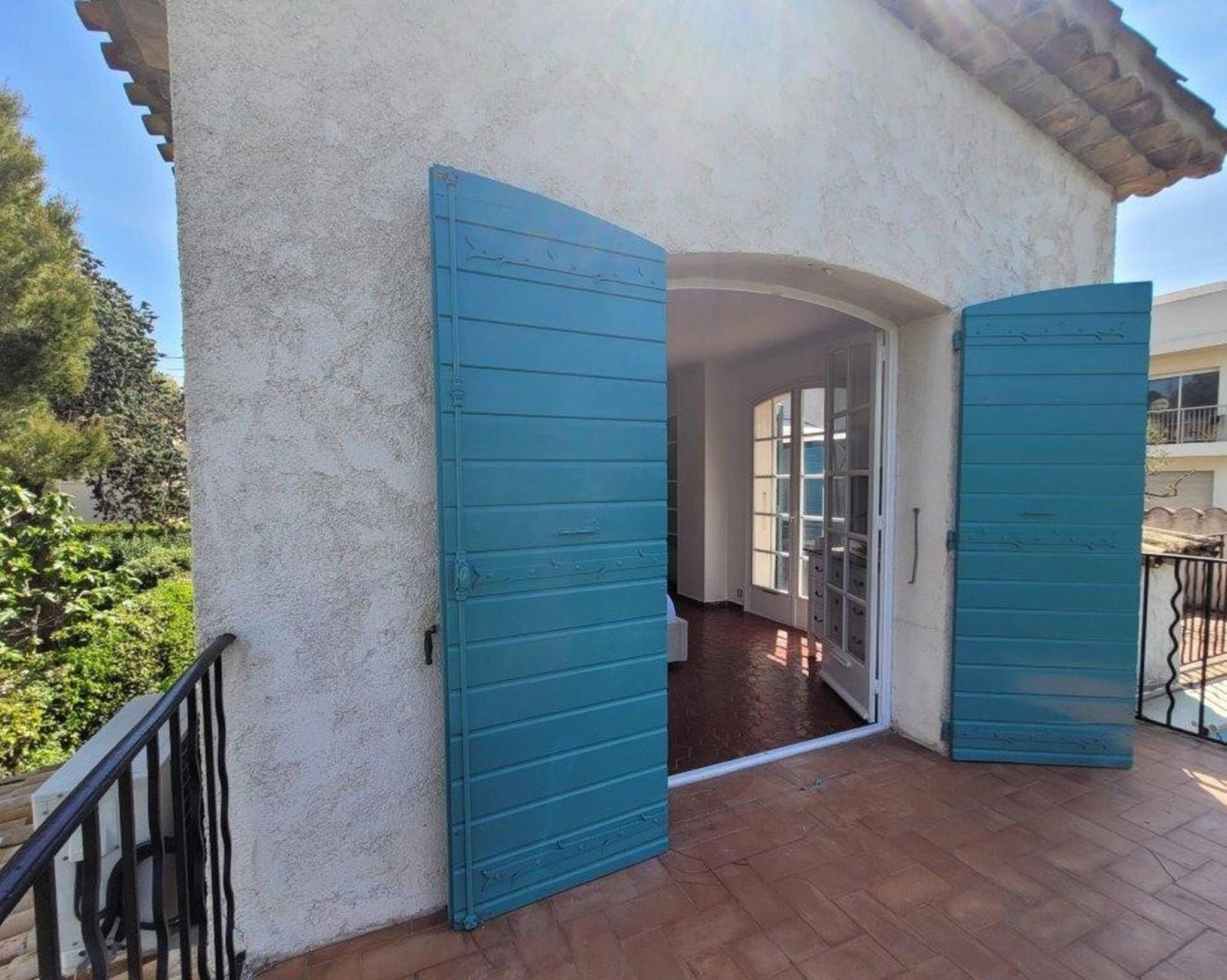 Juan les pins : Villa de charme avec piscine