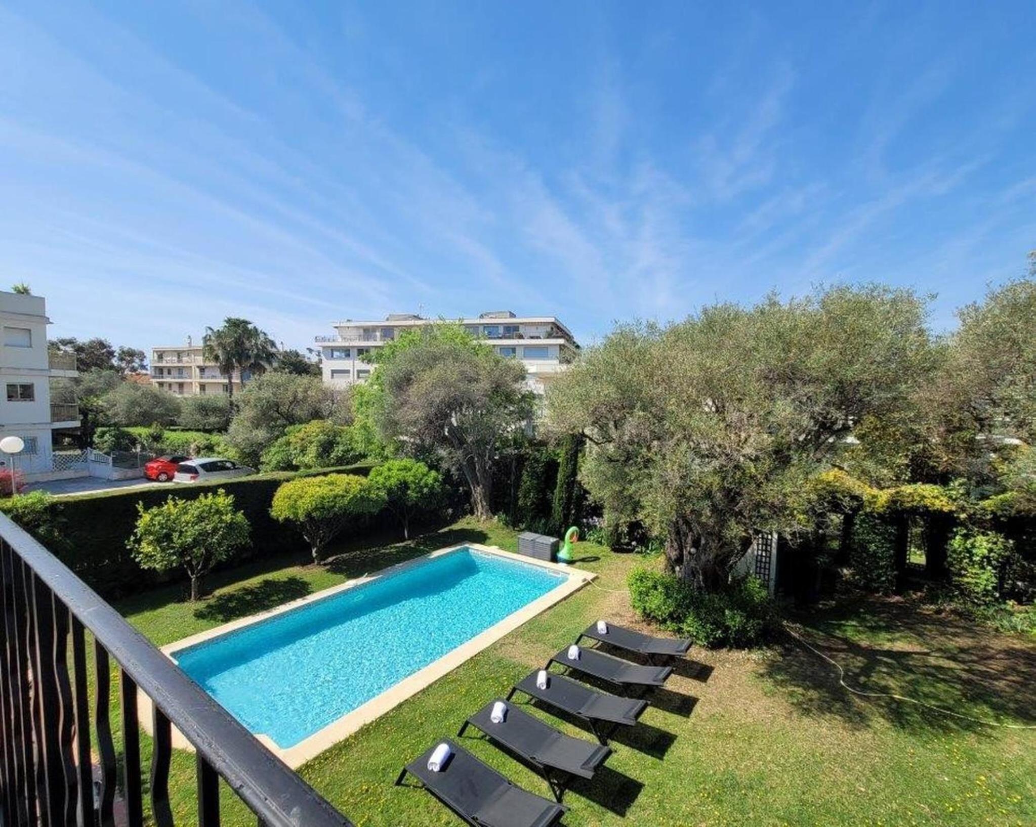 Juan les pins : Villa de charme avec piscine