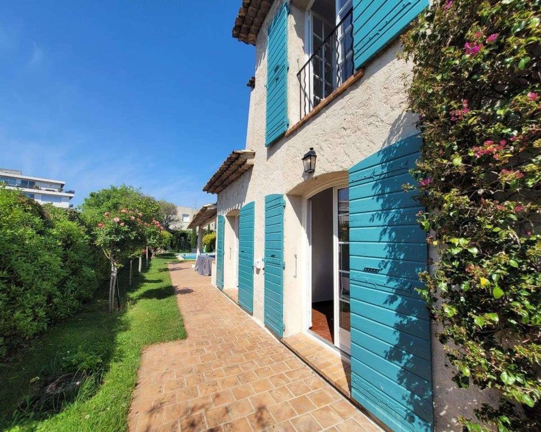 Juan les pins : Villa de charme avec piscine