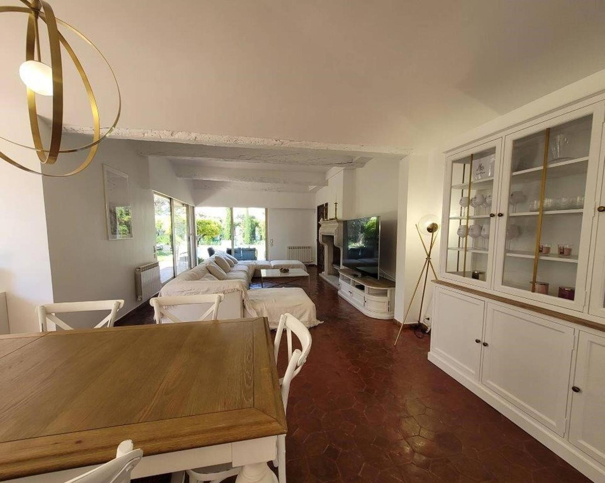 Juan les pins : Villa de charme avec piscine