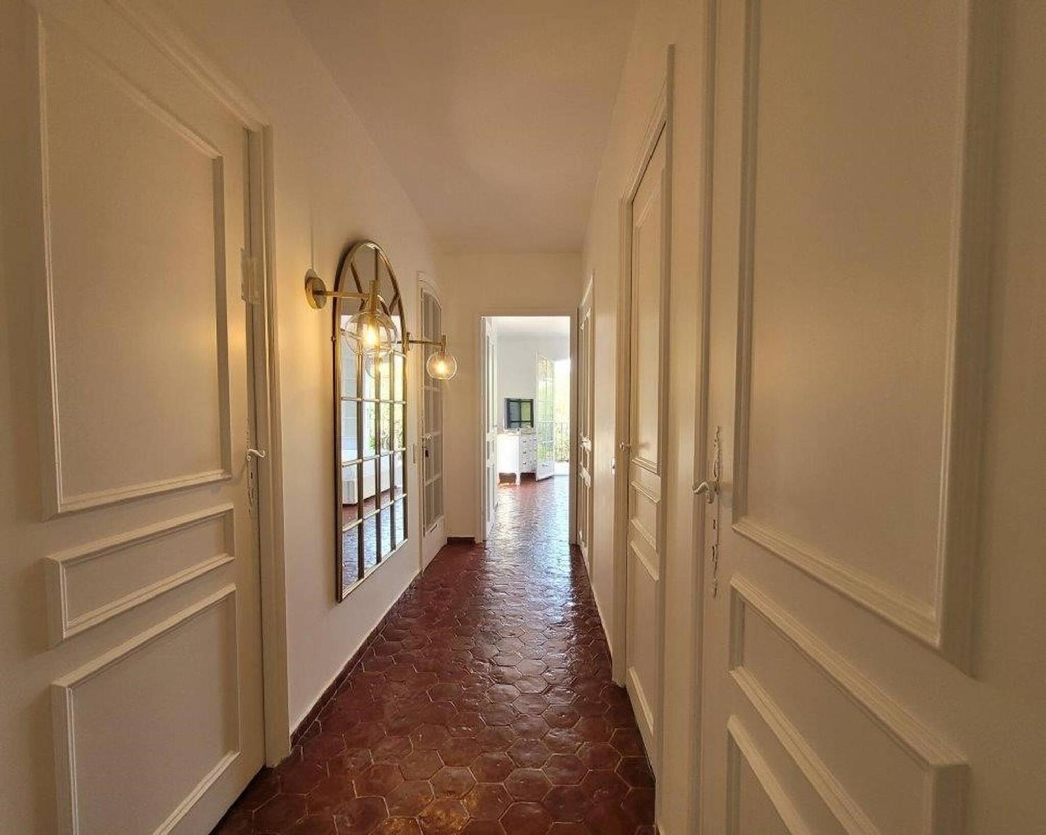 Juan les pins : Villa de charme avec piscine