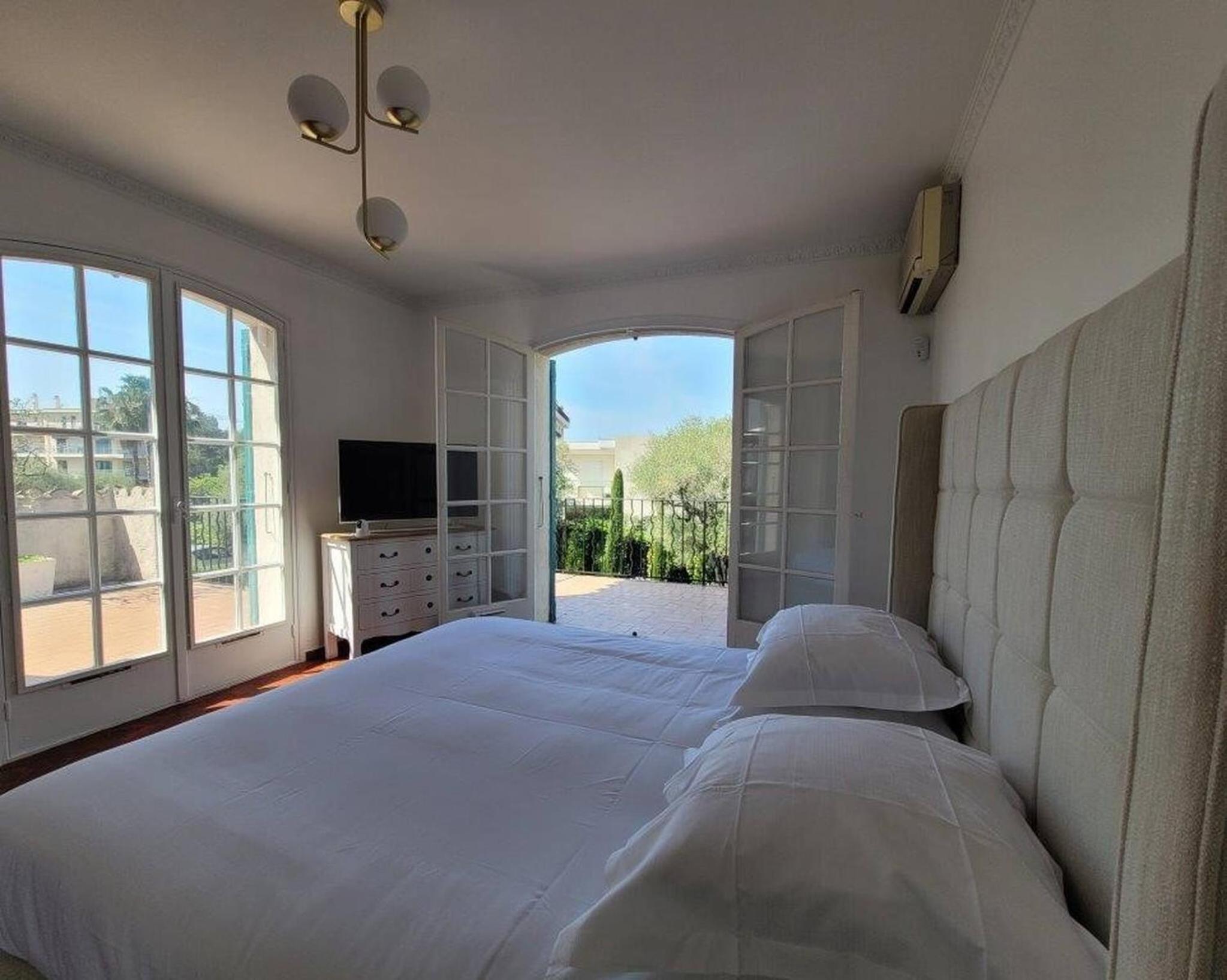 Juan les pins : Villa de charme avec piscine