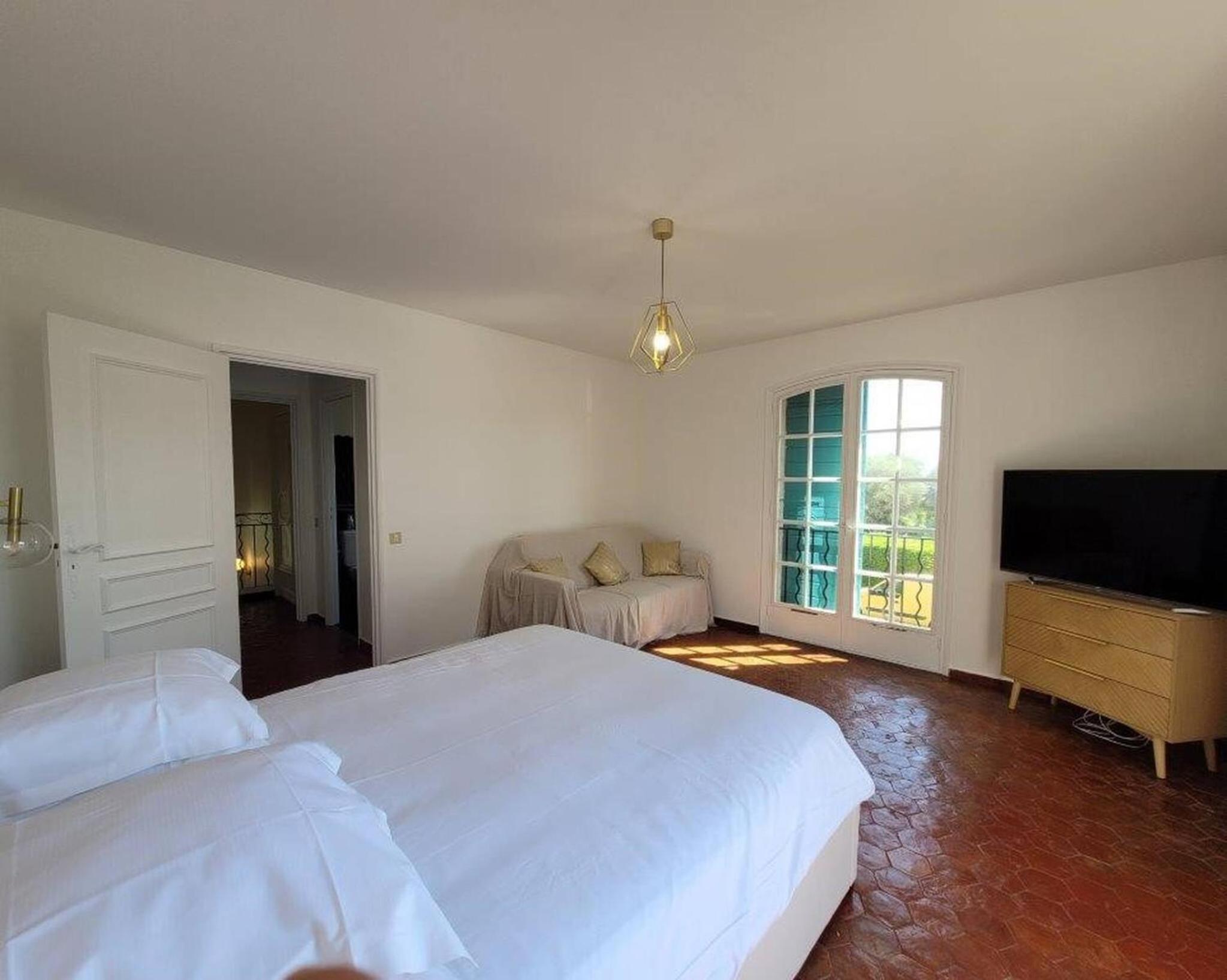Juan les pins : Villa de charme avec piscine