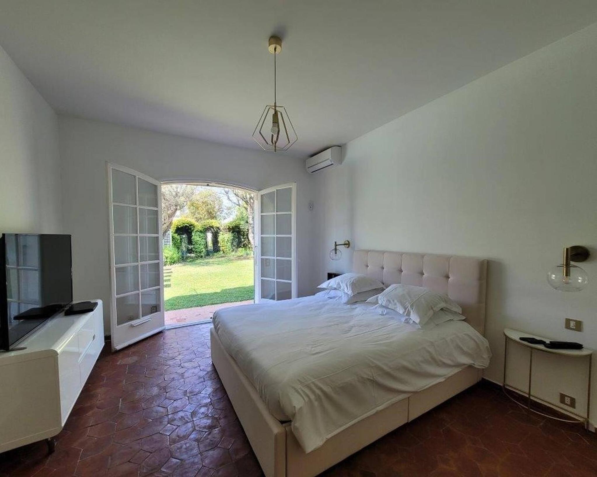 Juan les pins : Villa de charme avec piscine