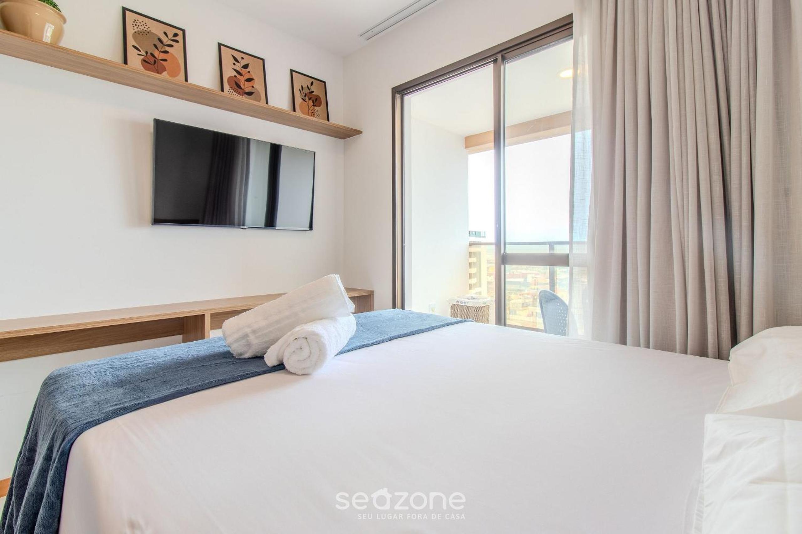 SMT - Building 750m from the Beach in Salvador