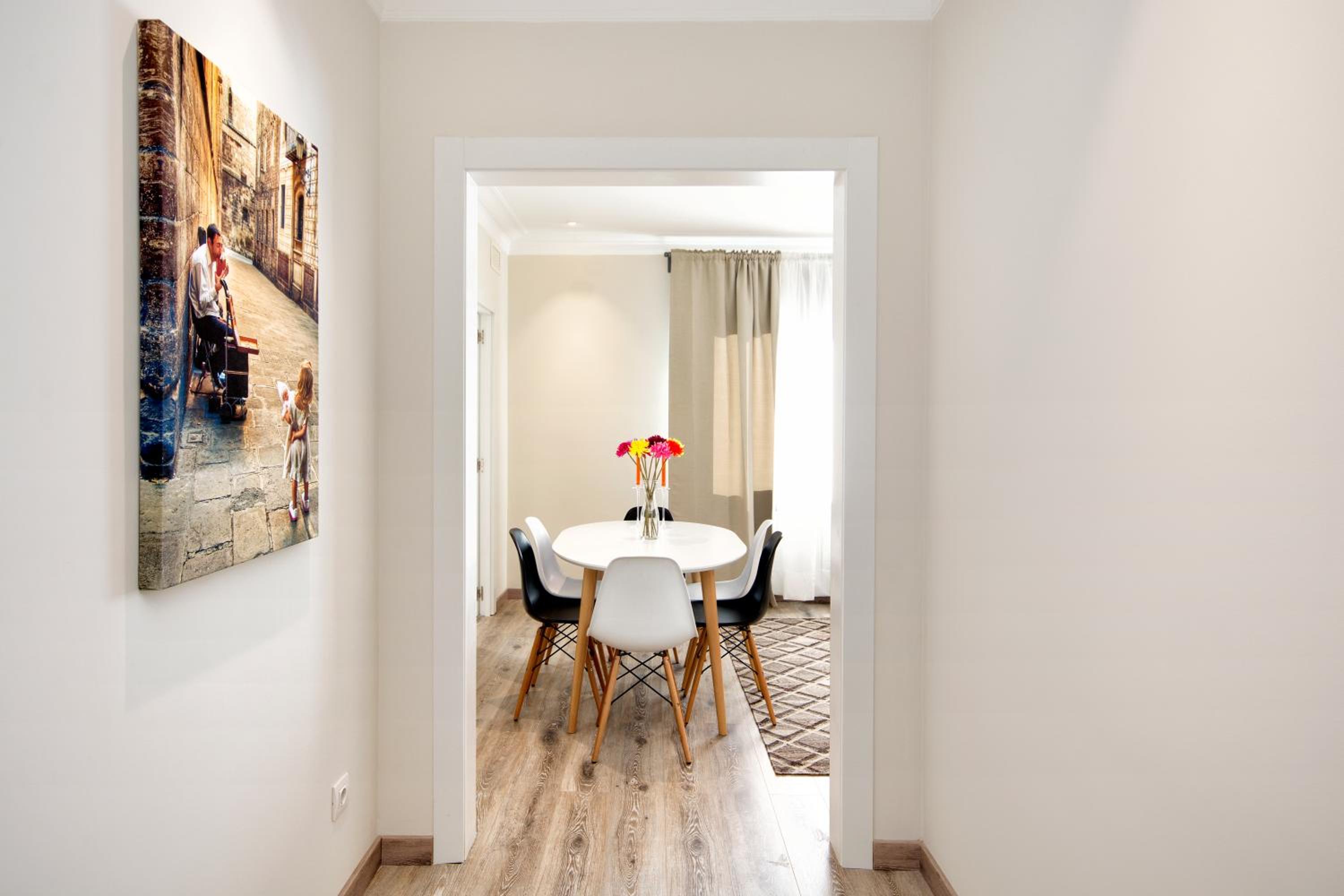 Eixample Building Apartments by Mercedes Heritage