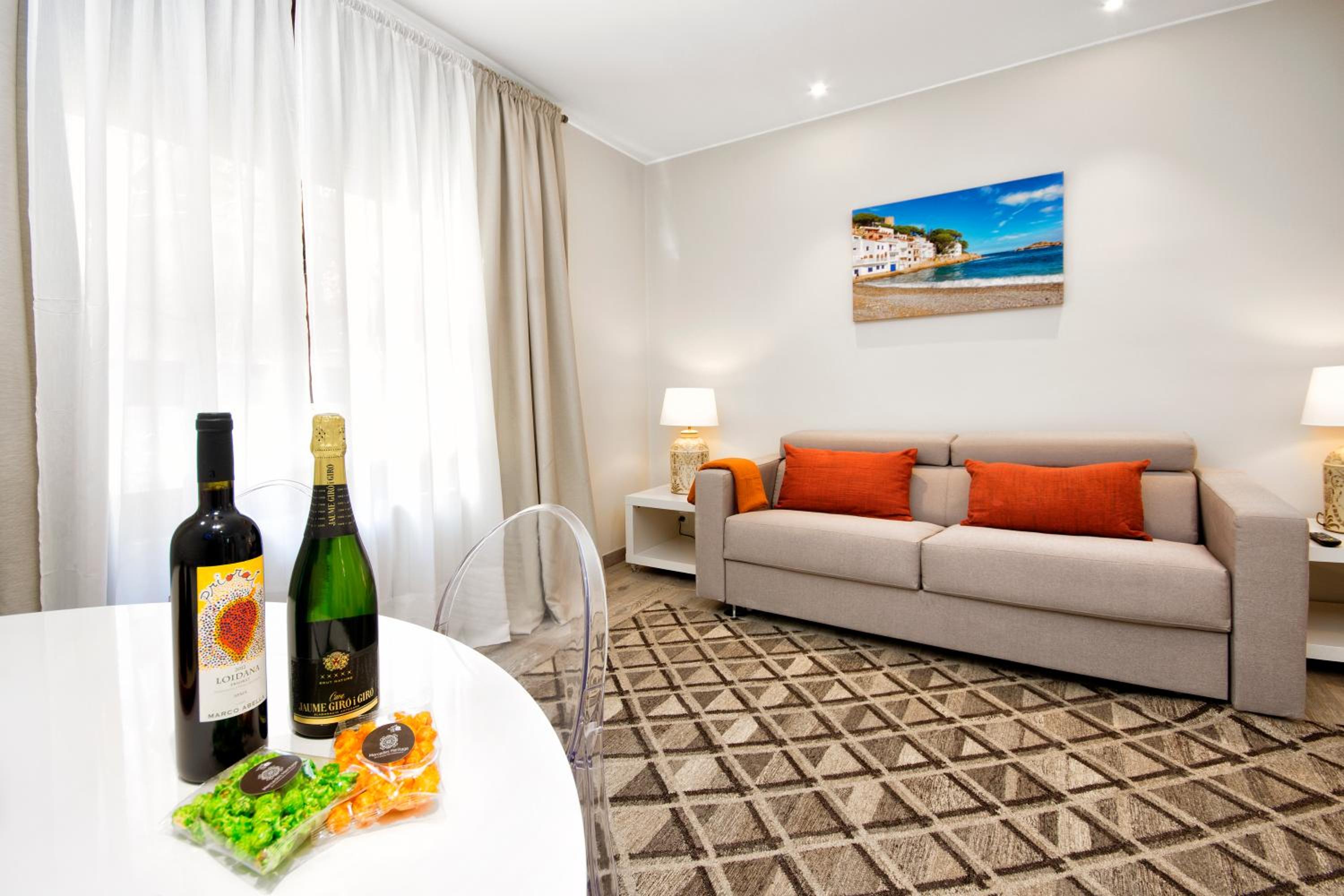 Eixample Building Apartments by Mercedes Heritage