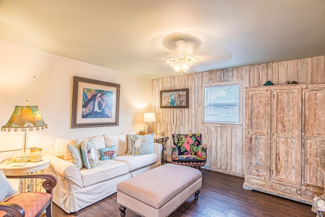 A Wave From It All in Laguna Beach Large Patio Sleeps 4 Dog Ok