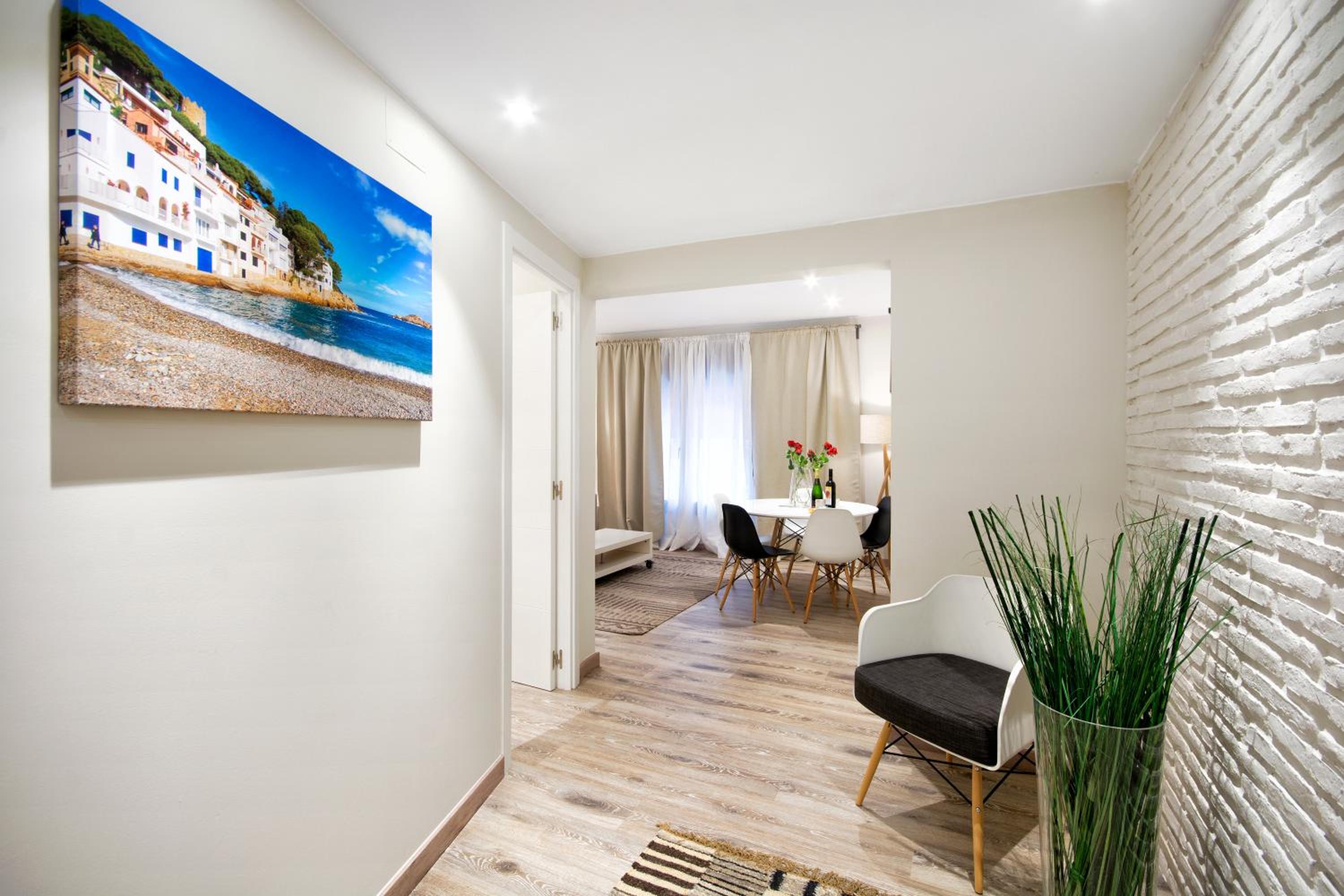 Eixample Building Apartments by Mercedes Heritage