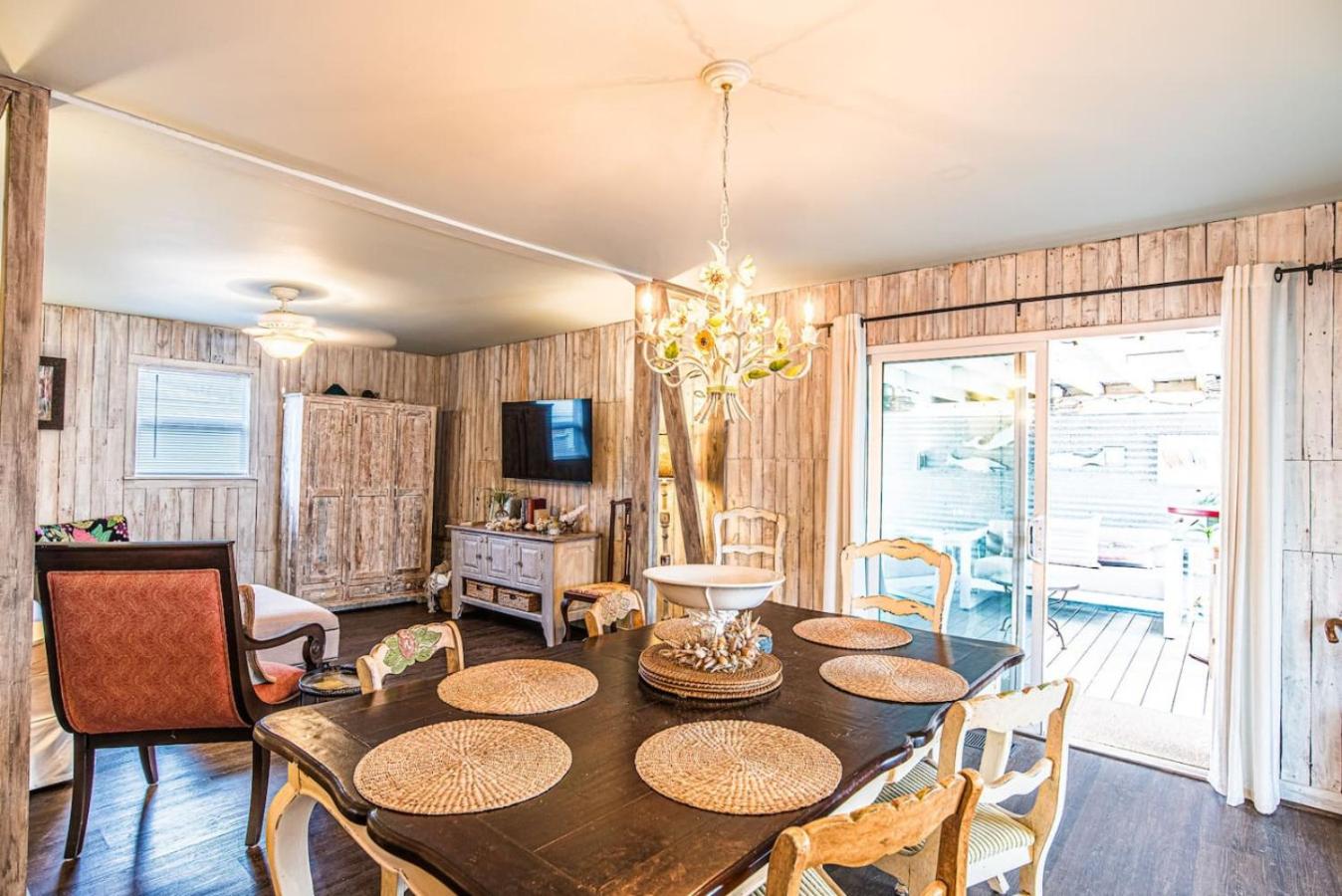 A Wave From It All in Laguna Beach Large Patio Sleeps 4 Dog Ok