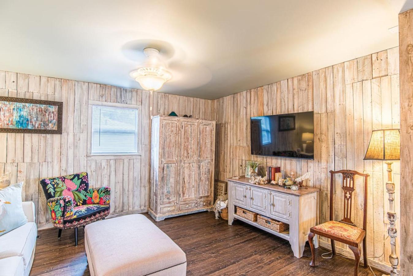 A Wave From It All in Laguna Beach Large Patio Sleeps 4 Dog Ok