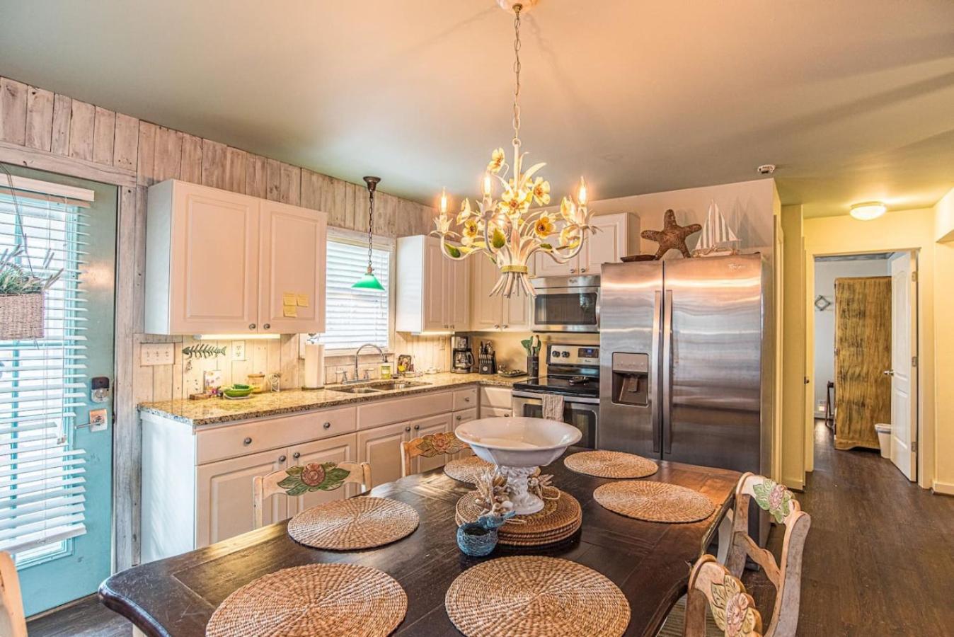 A Wave From It All in Laguna Beach Large Patio Sleeps 4 Dog Ok