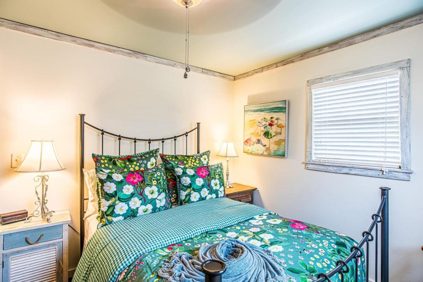 A Wave From It All in Laguna Beach Large Patio Sleeps 4 Dog Ok