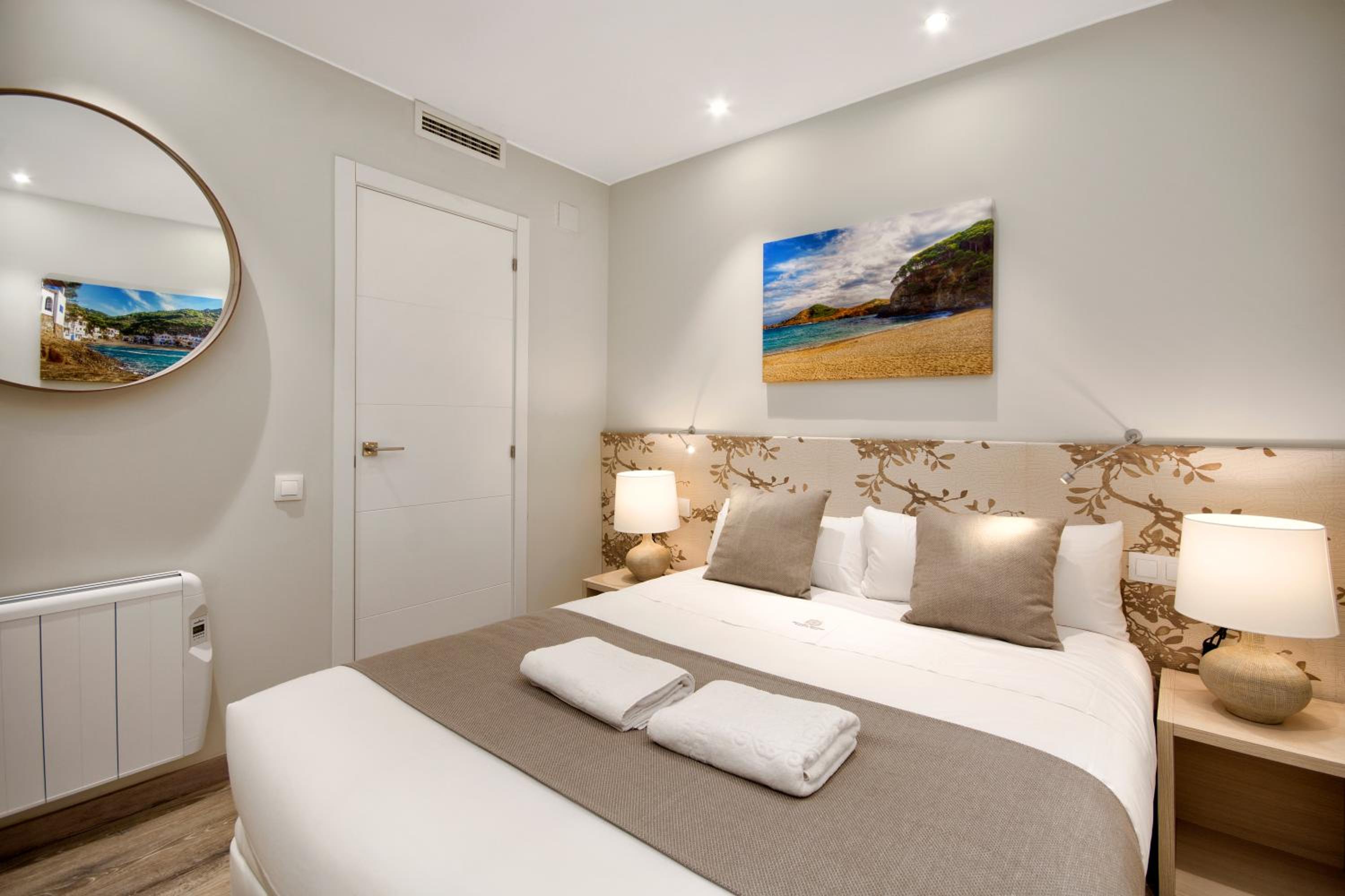 Eixample Building Apartments by Mercedes Heritage