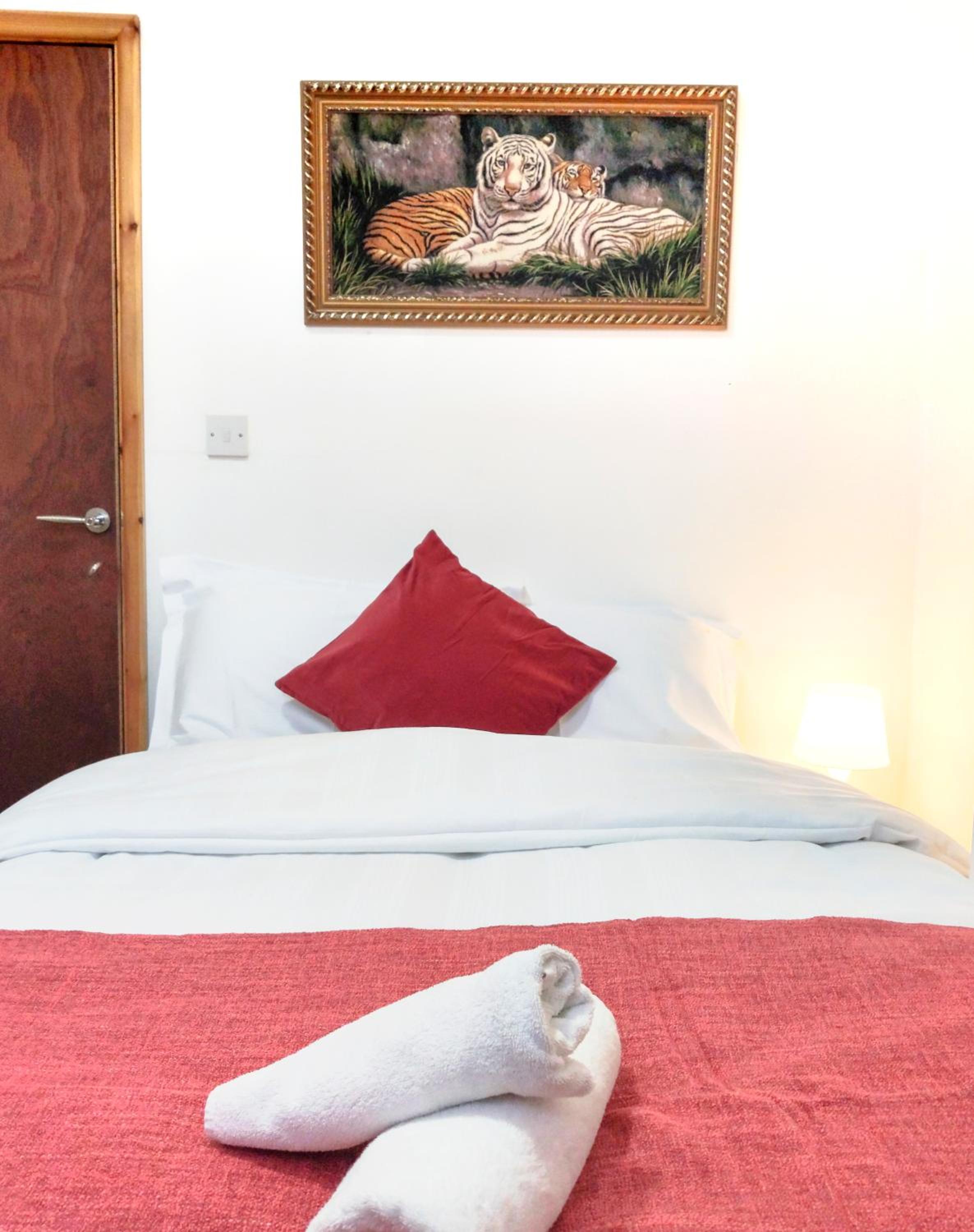Tower Bridge Roomzzzz BnB