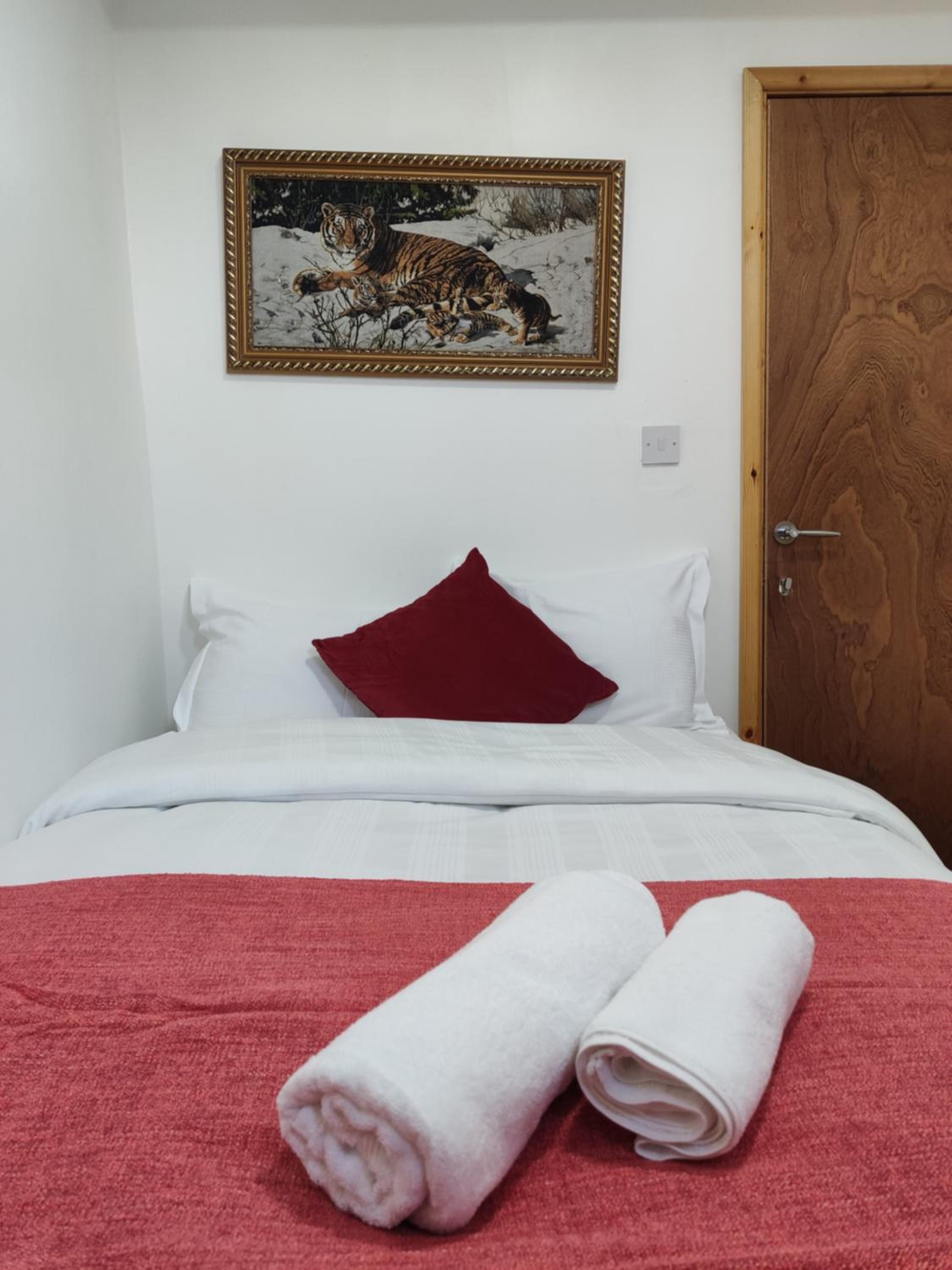 Tower Bridge Roomzzzz BnB